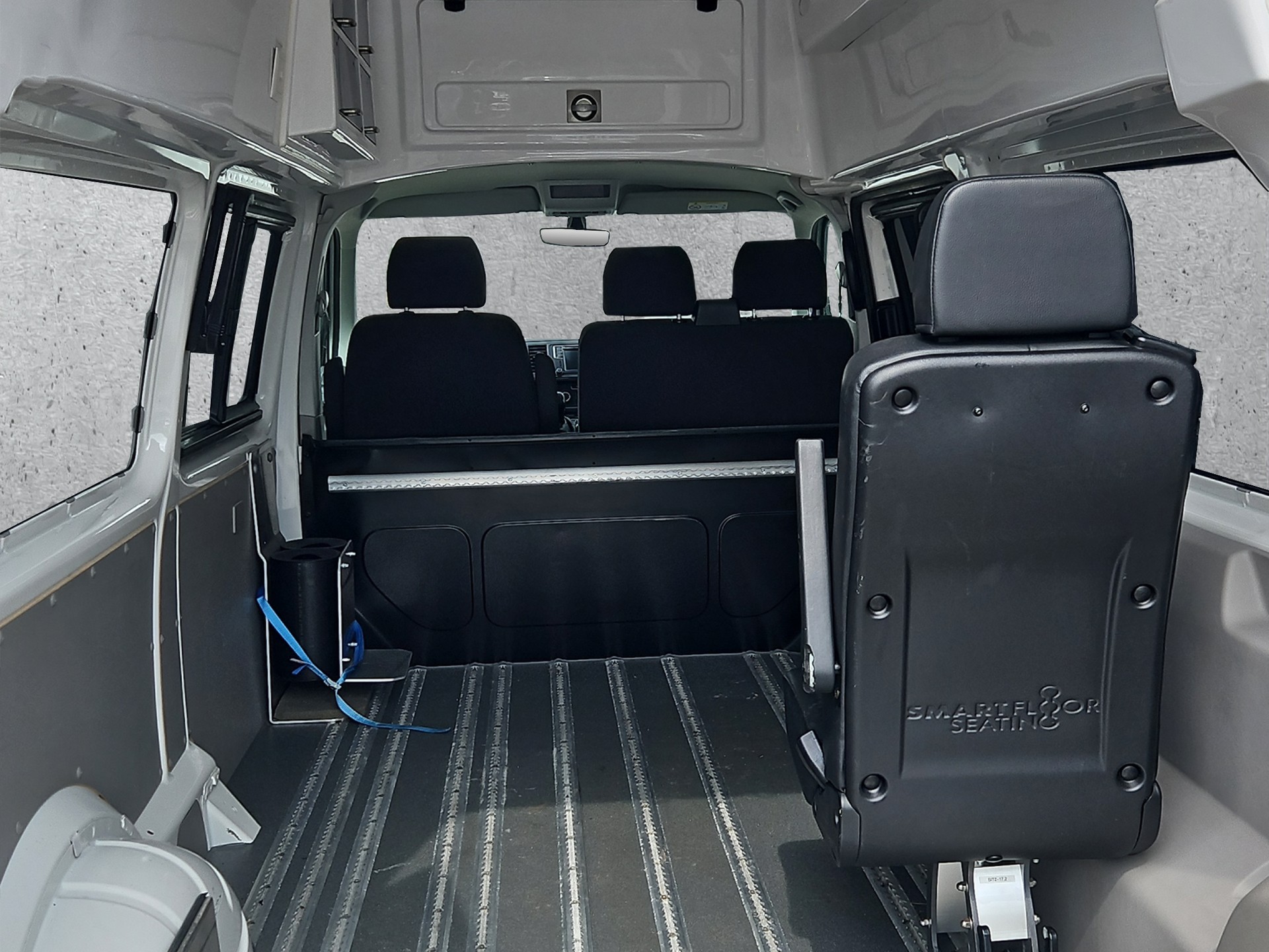 VW T6 2.0 TDI DSG Berufsmässiger Personentrsp-image-8