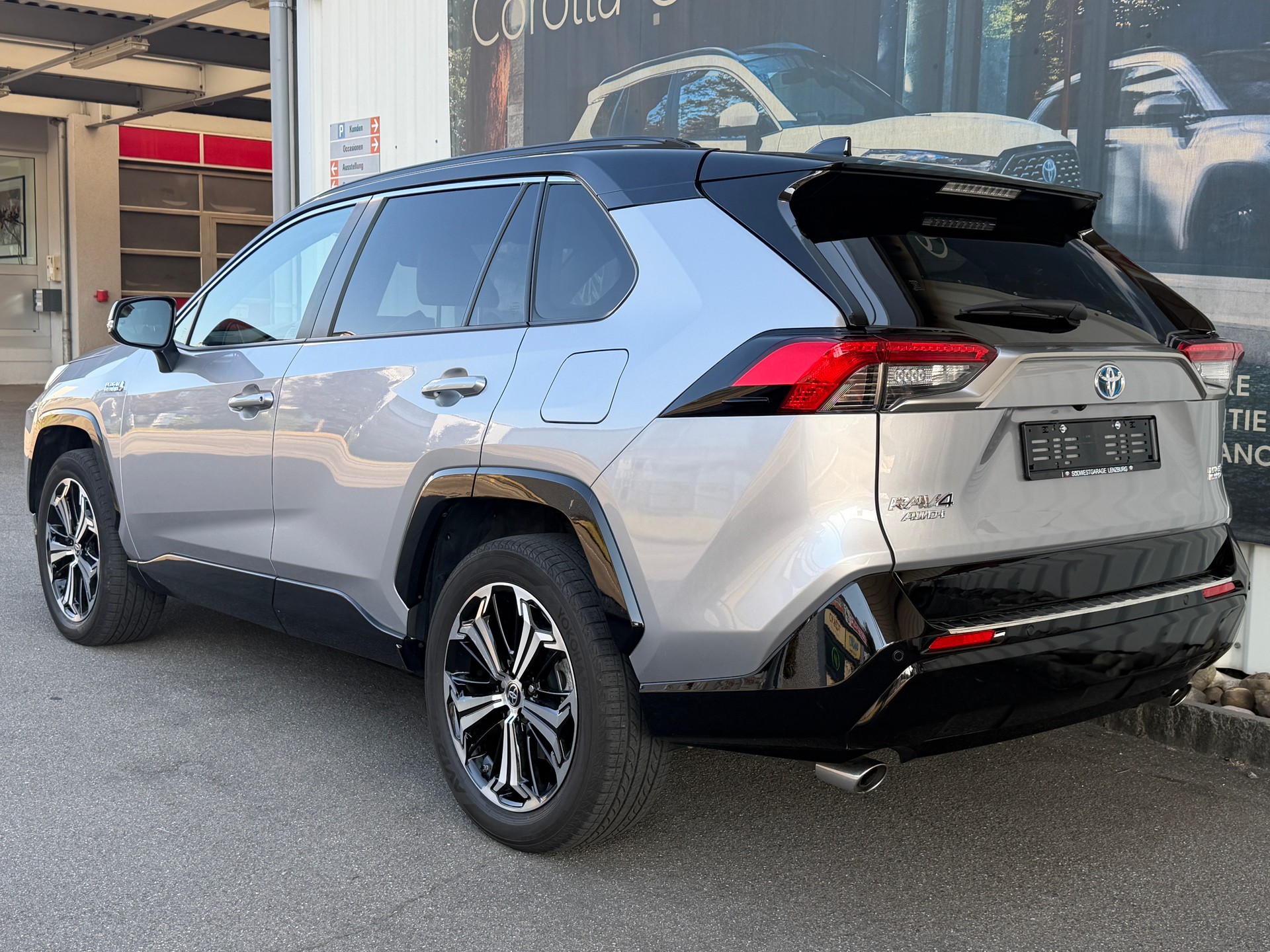 TOYOTA RAV-4 2.5 PHEV Platinum e-CVT 4WD-image-4