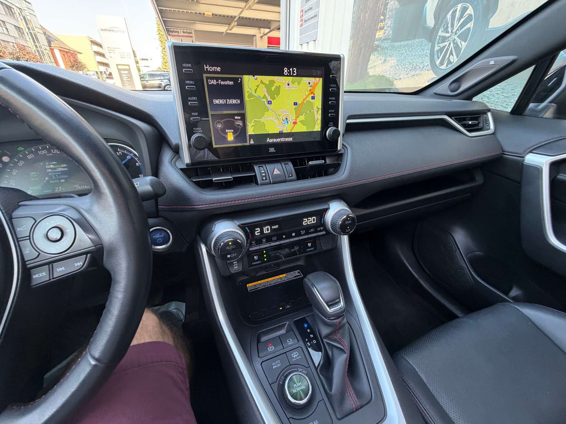 TOYOTA RAV-4 2.5 PHEV Platinum e-CVT 4WD-image-17