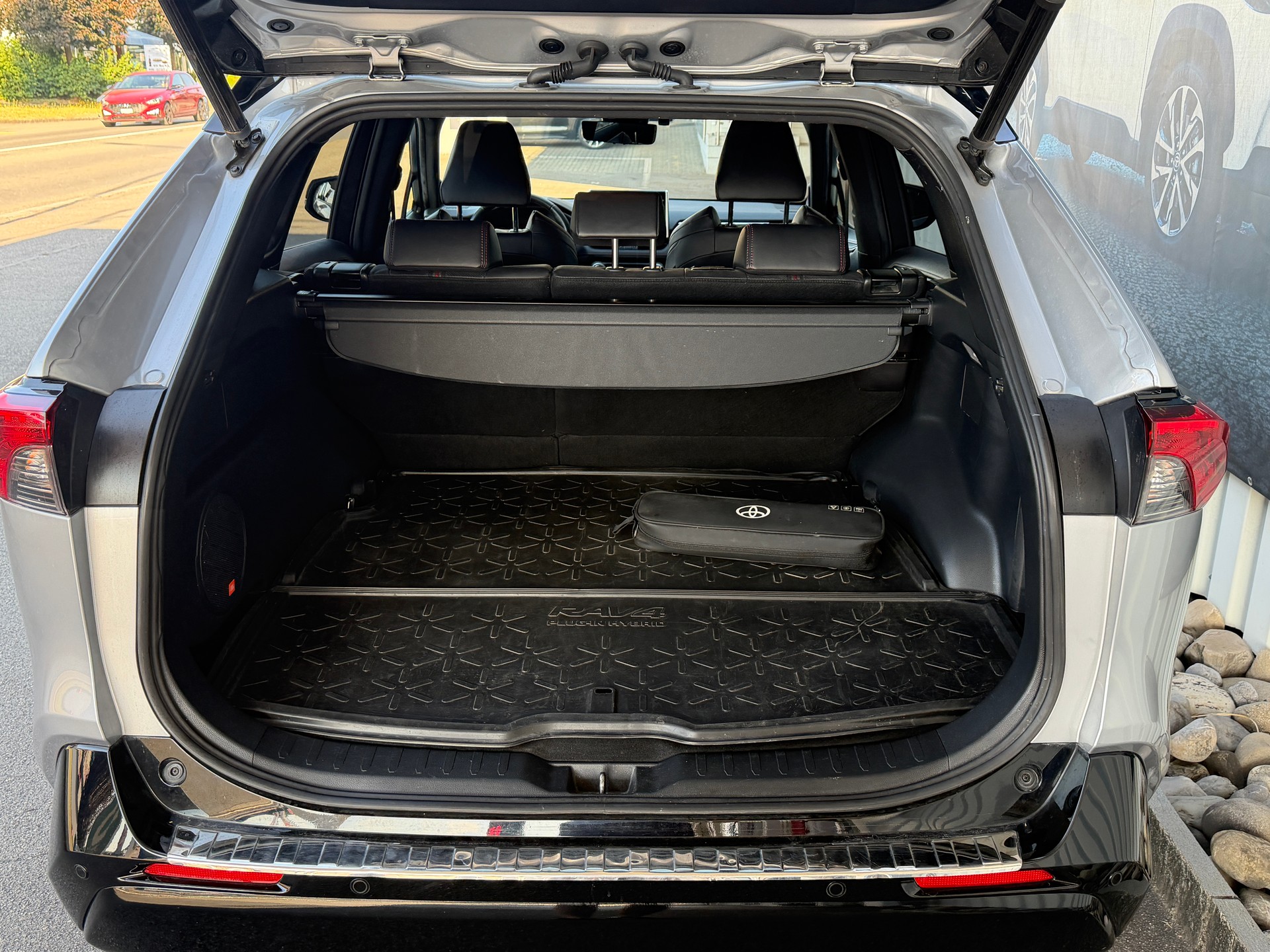 TOYOTA RAV-4 2.5 PHEV Platinum e-CVT 4WD-image-6