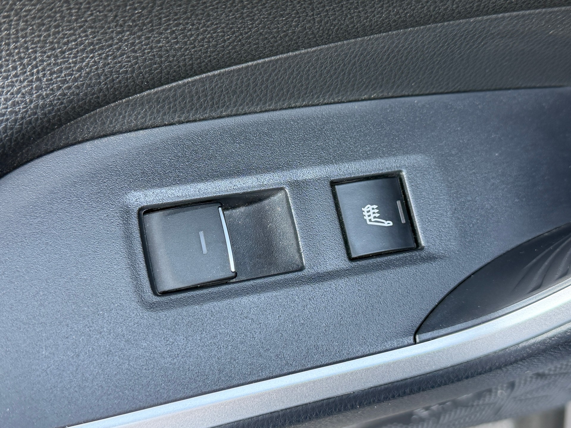 TOYOTA RAV-4 2.5 PHEV Platinum e-CVT 4WD-image-9