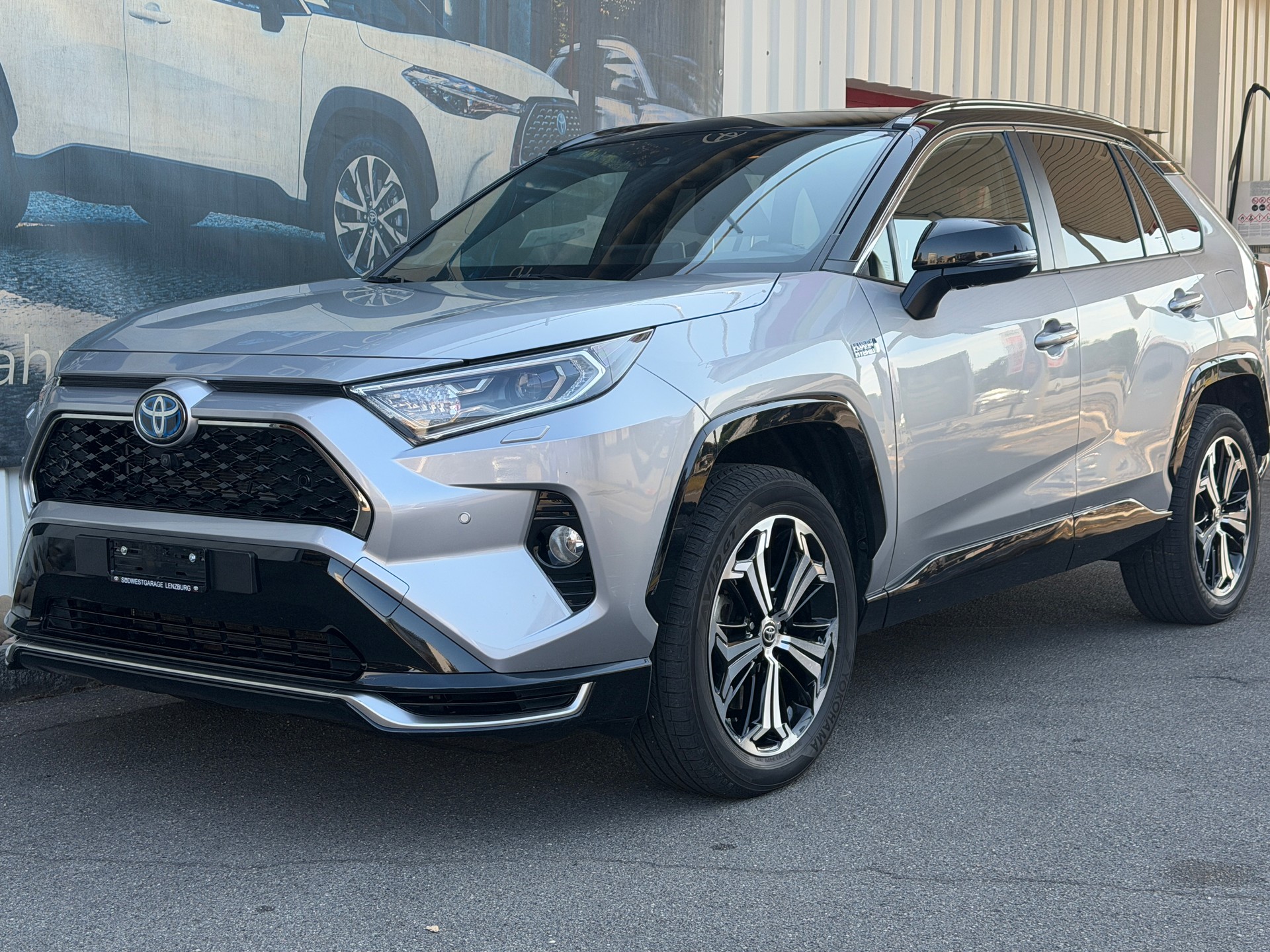 TOYOTA RAV-4 2.5 PHEV Platinum e-CVT 4WD-image-2