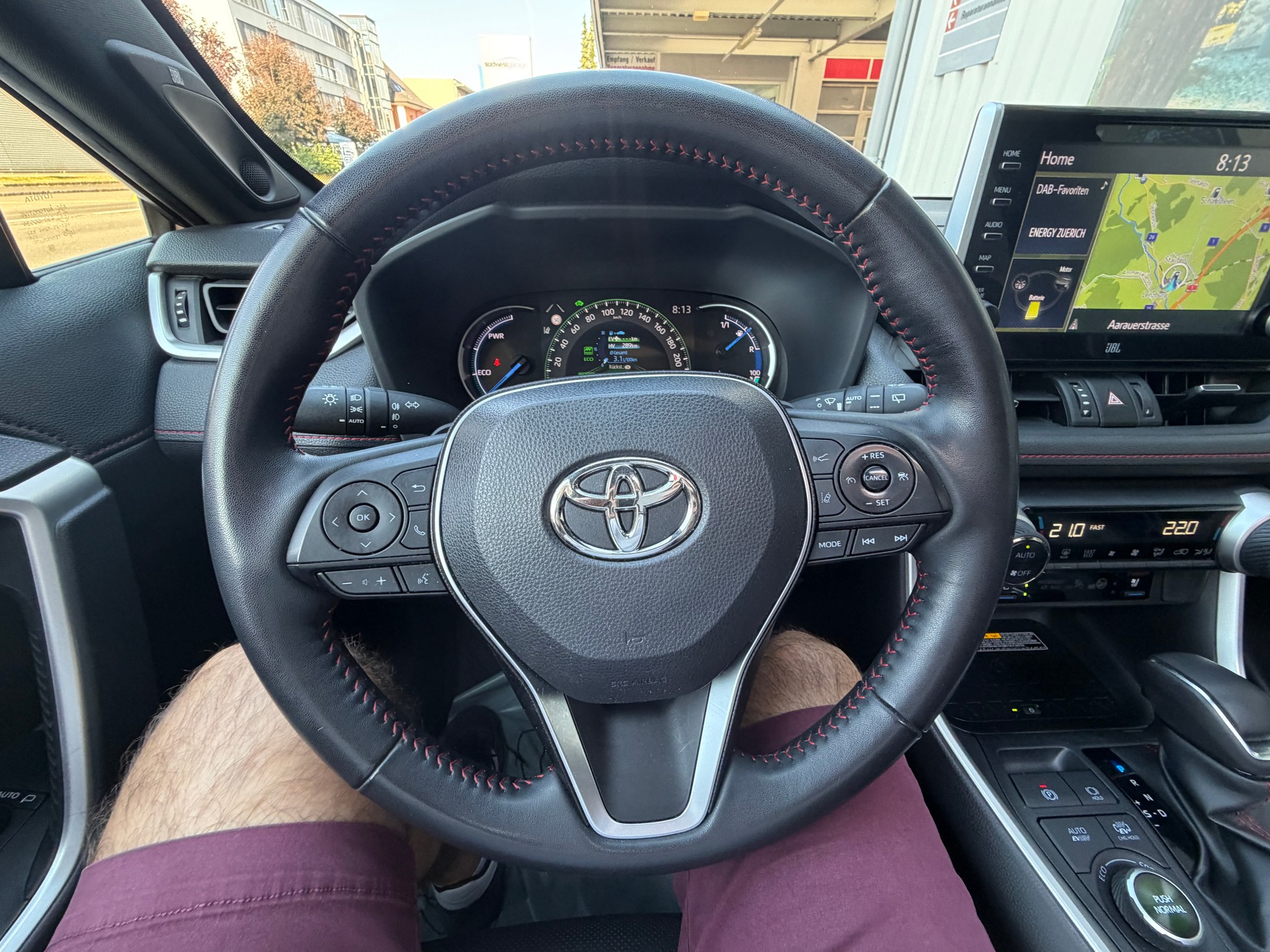 TOYOTA RAV-4 2.5 PHEV Platinum e-CVT 4WD-image-16