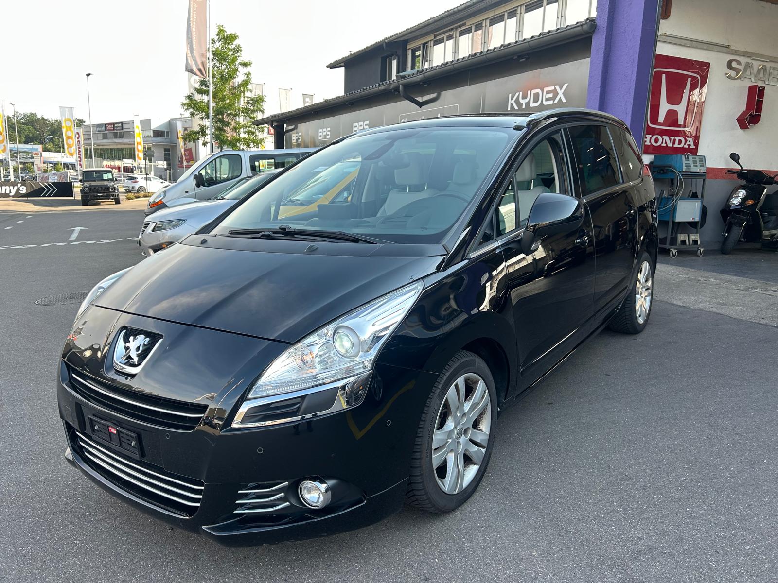 PEUGEOT 5008 1.6 16V T Sport Pack Automatic-image-0