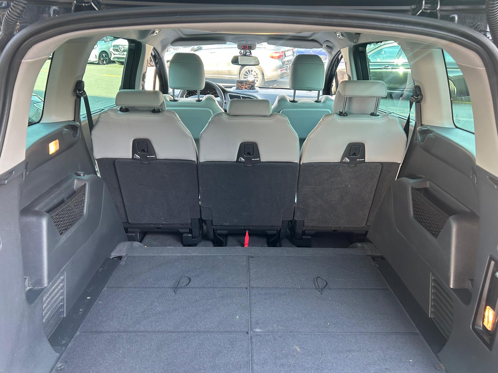 PEUGEOT 5008 1.6 16V T Sport Pack Automatic-image-14