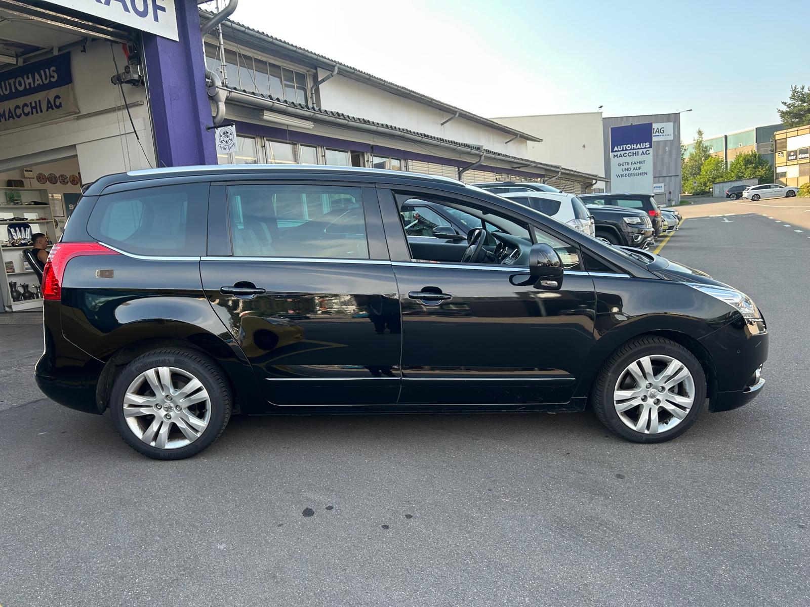 PEUGEOT 5008 1.6 16V T Sport Pack Automatic-image-6