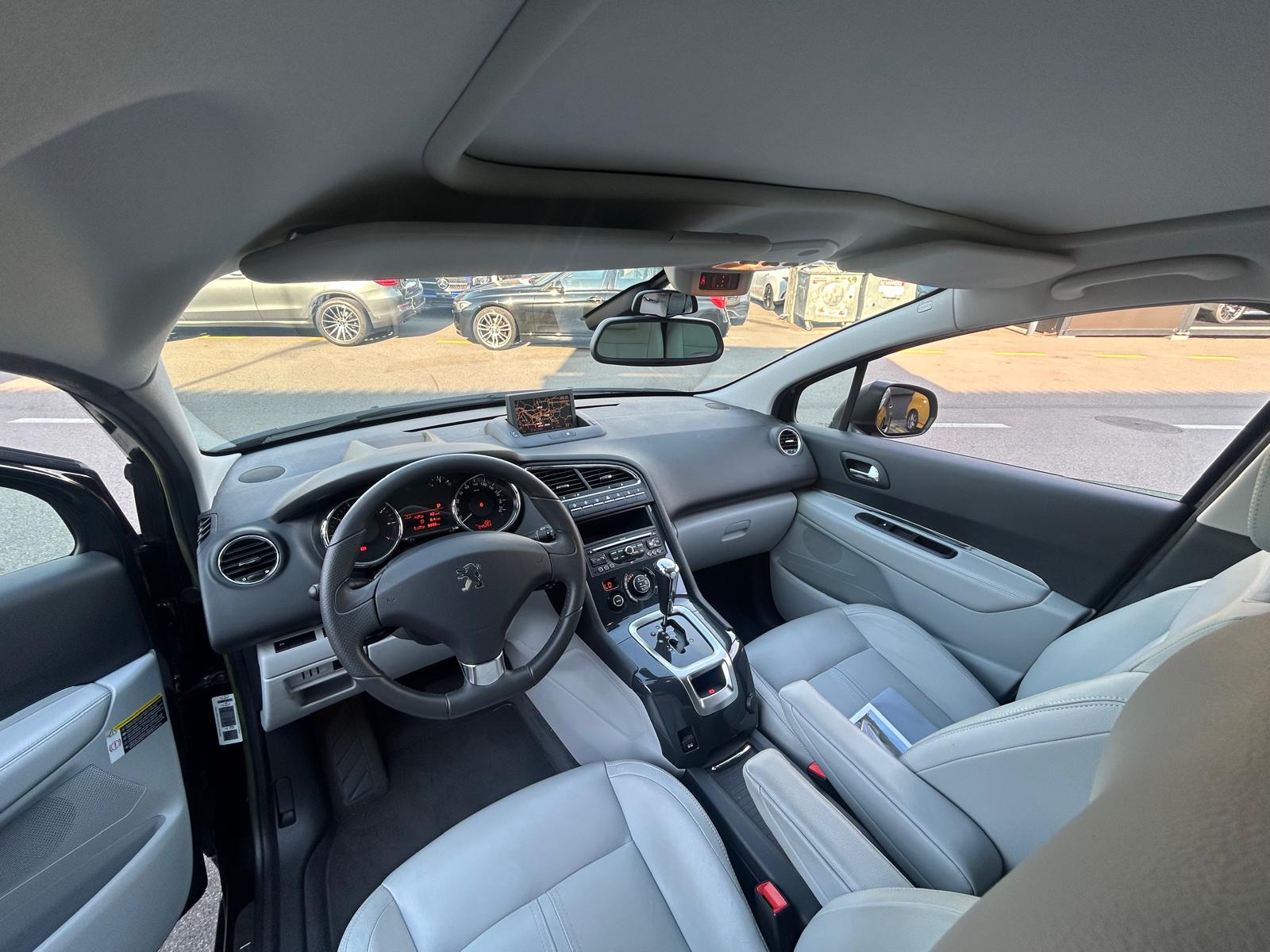 PEUGEOT 5008 1.6 16V T Sport Pack Automatic-image-8