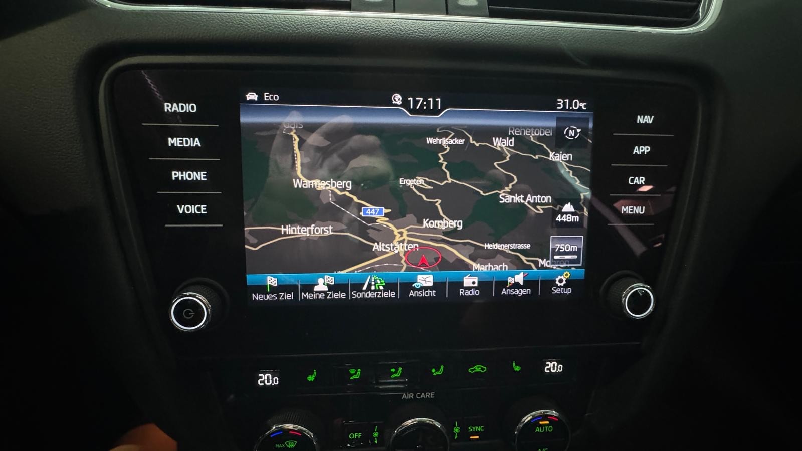 SKODA Octavia Combi 2.0 TDI RS DSG-image-13