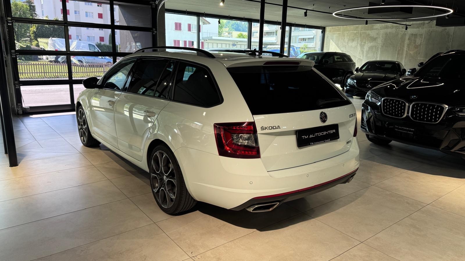 SKODA Octavia Combi 2.0 TDI RS DSG-image-3