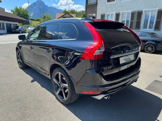 VOLVO XC60 3.0 T6 Summum R-Design AWD-image-4