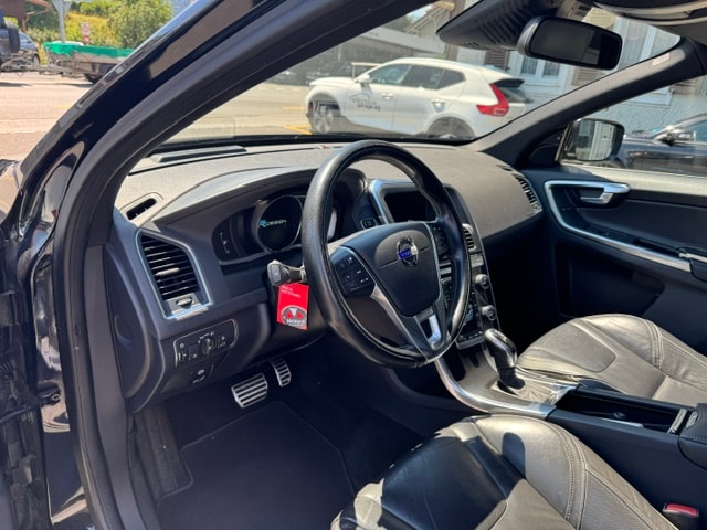VOLVO XC60 3.0 T6 Summum R-Design AWD-image-8