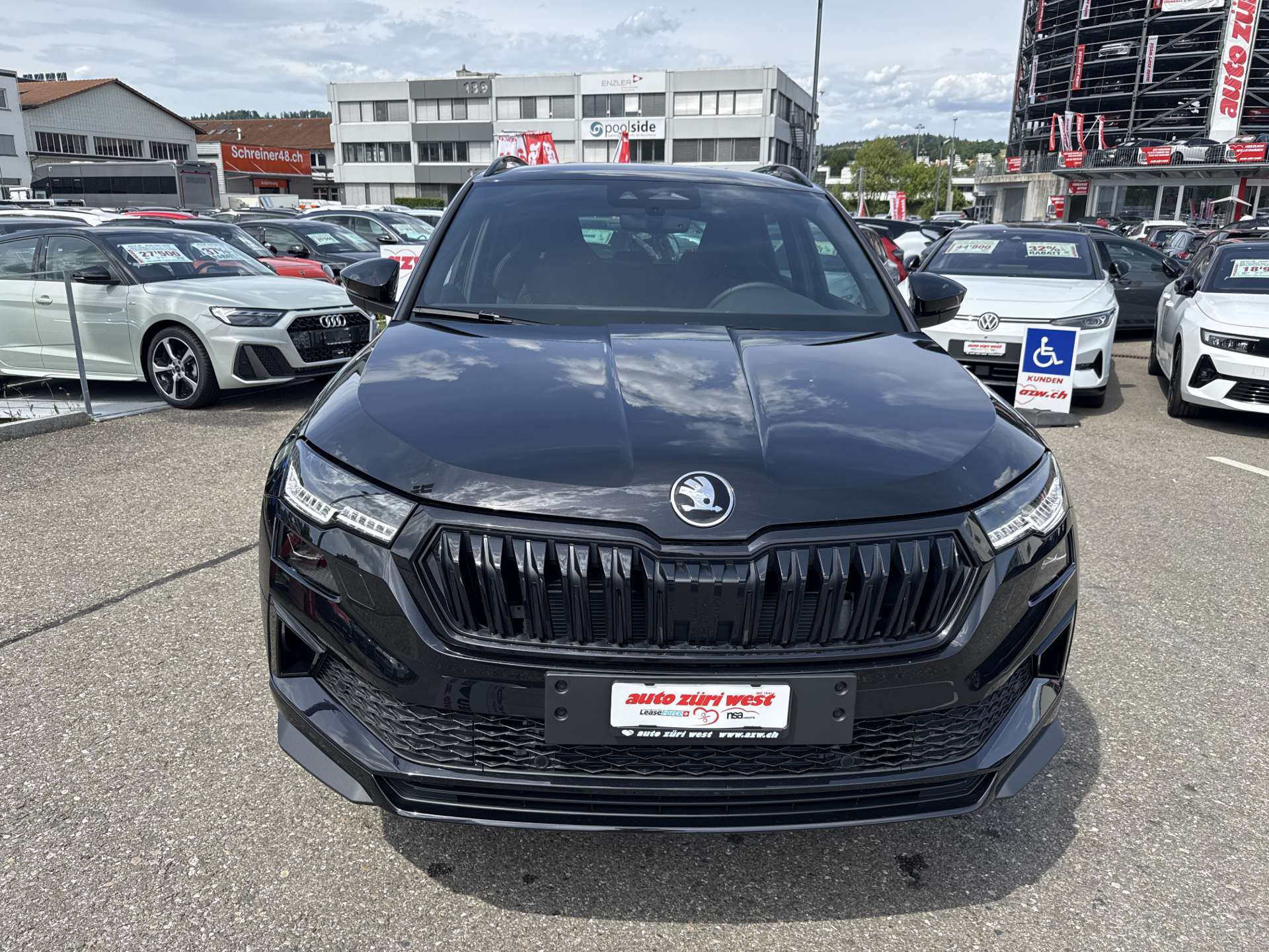 SKODA Karoq 2.0 TSi SportLine 4x4 DSG-Automat-image-12