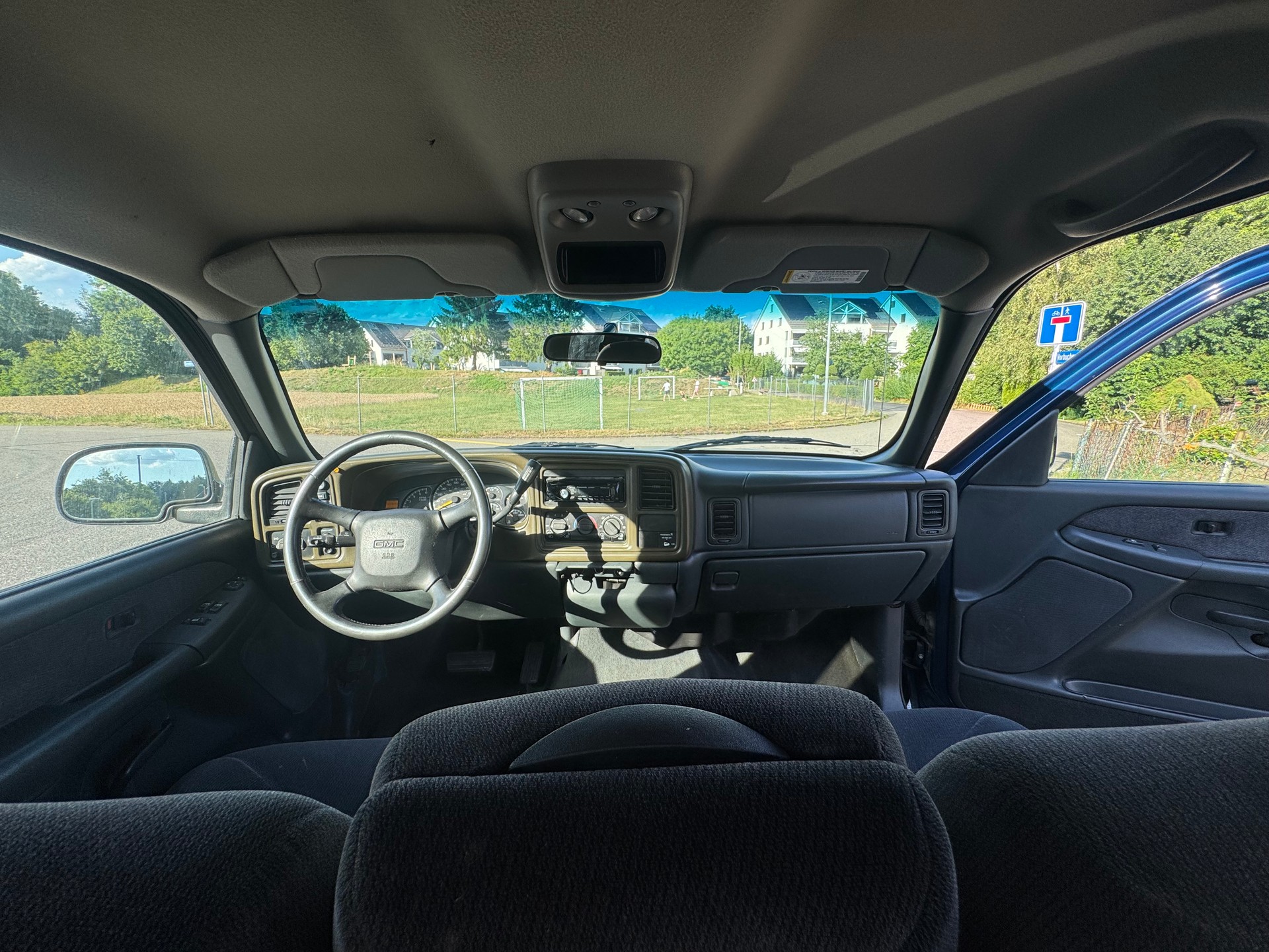 GMC Sierra-image-11