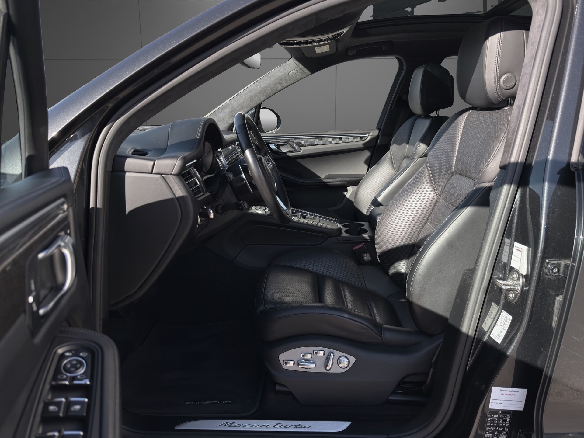 PORSCHE Macan Turbo PDK-image-5