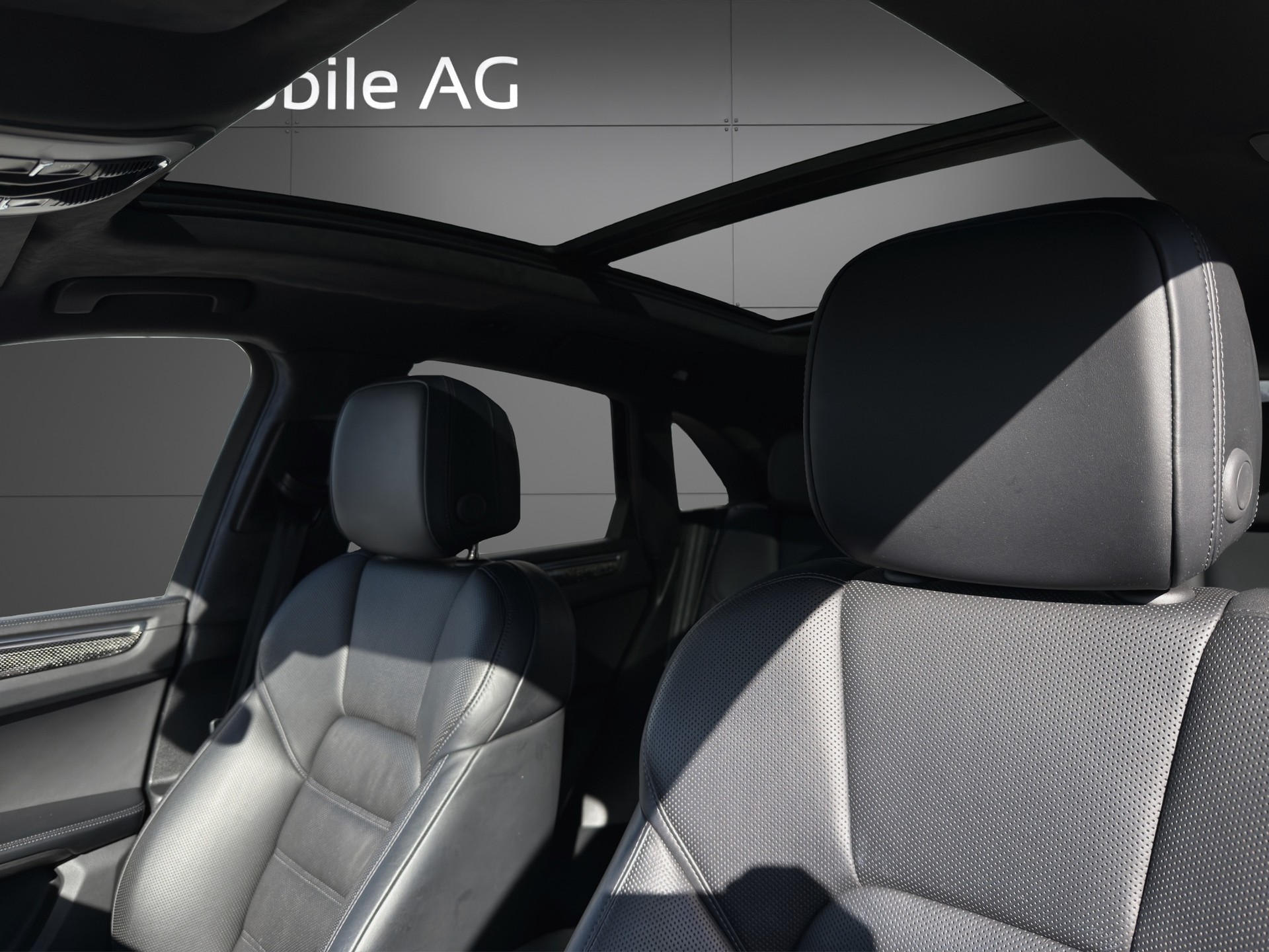 PORSCHE Macan Turbo PDK-image-8