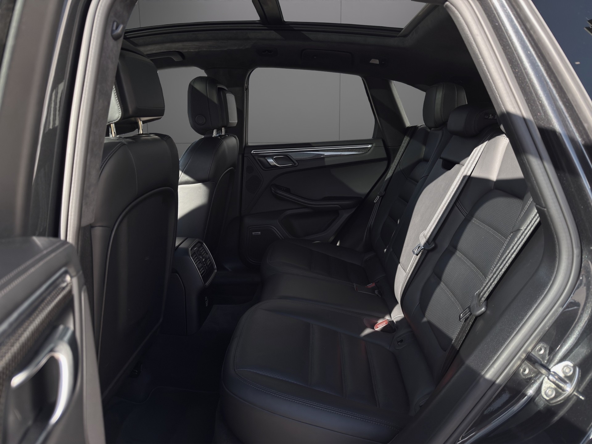 PORSCHE Macan Turbo PDK-image-7