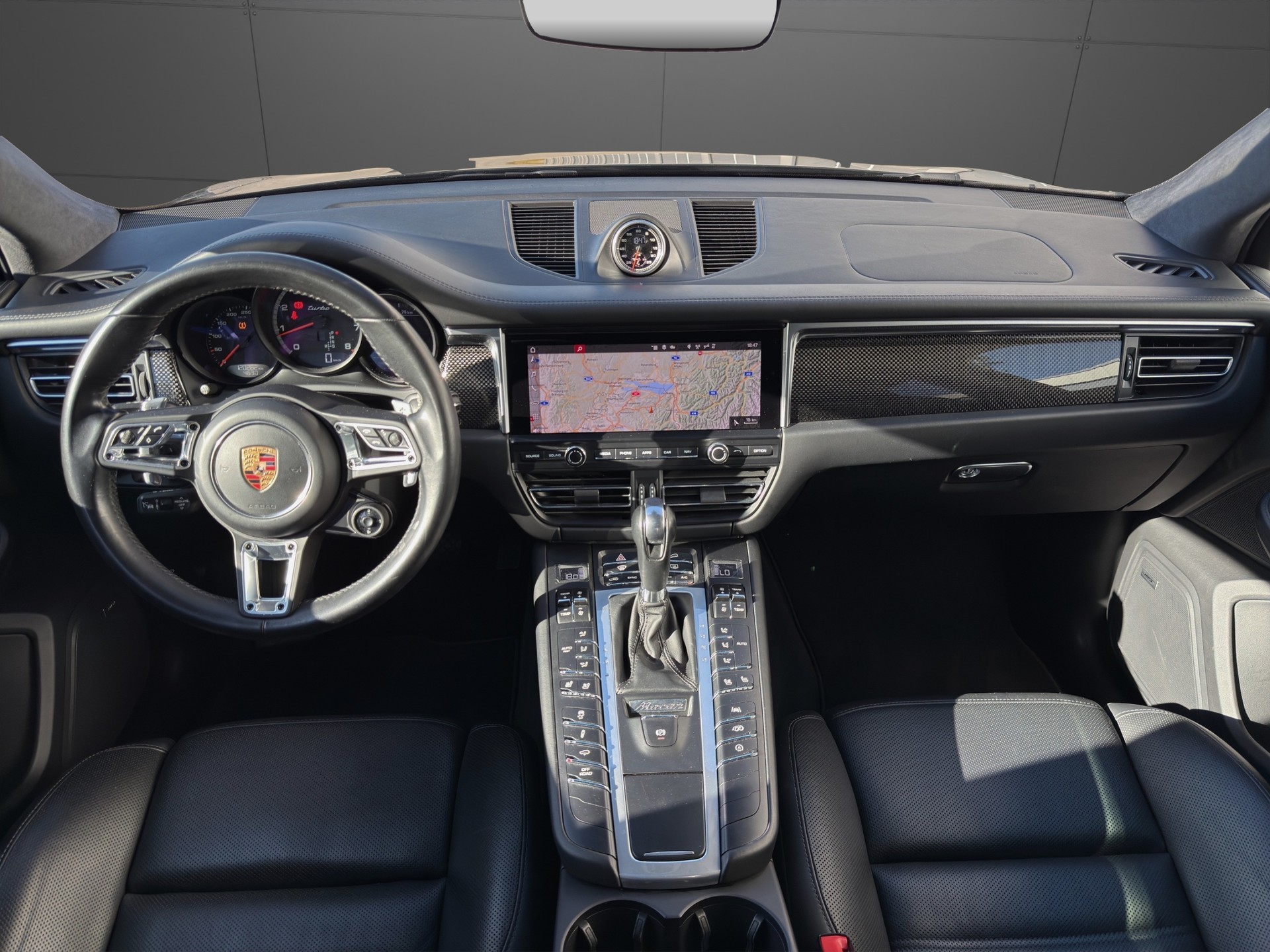 PORSCHE Macan Turbo PDK-image-12