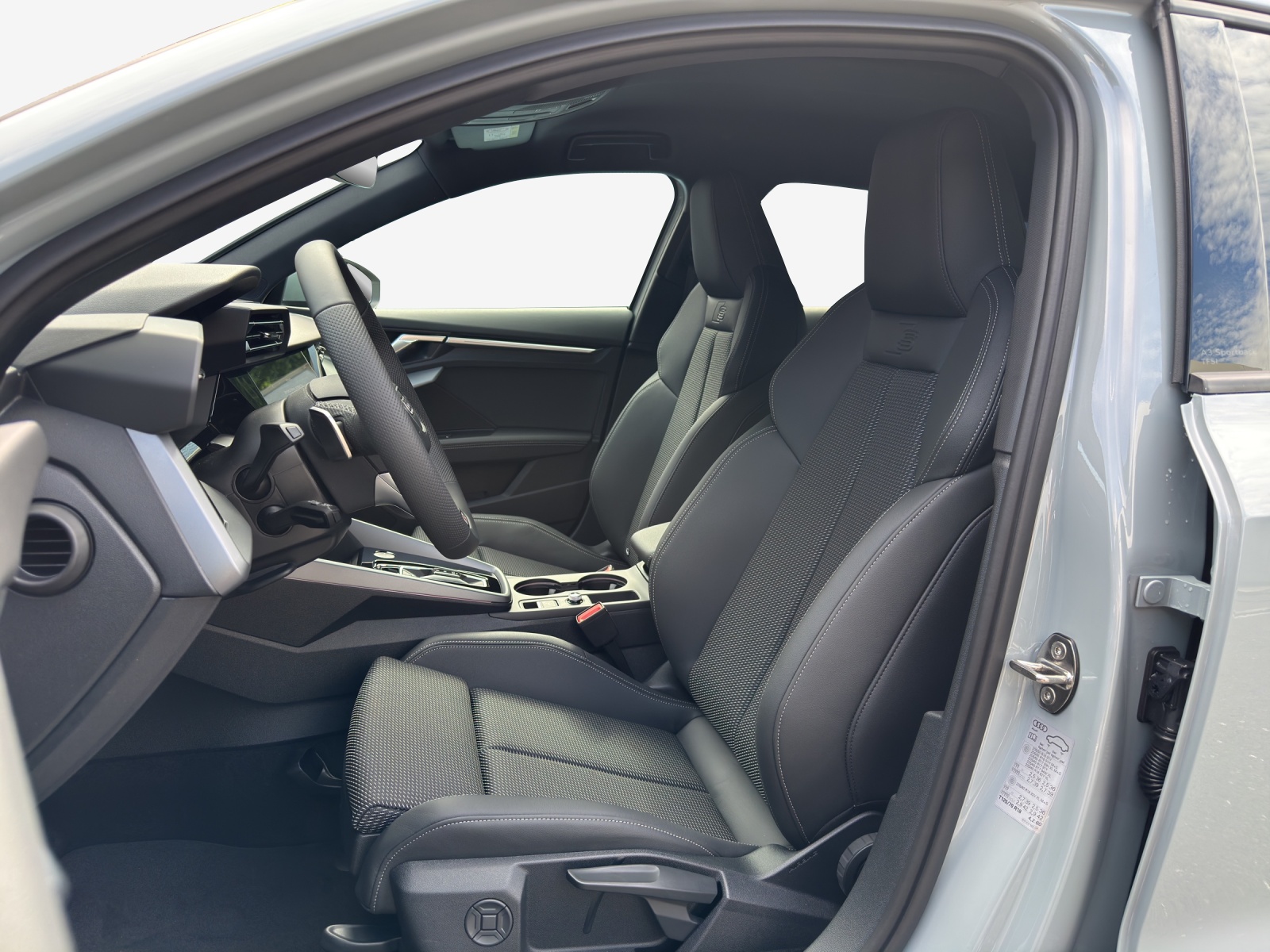 AUDI A3 Sportback TFSI 110 kW Attraction S tronic-image-7