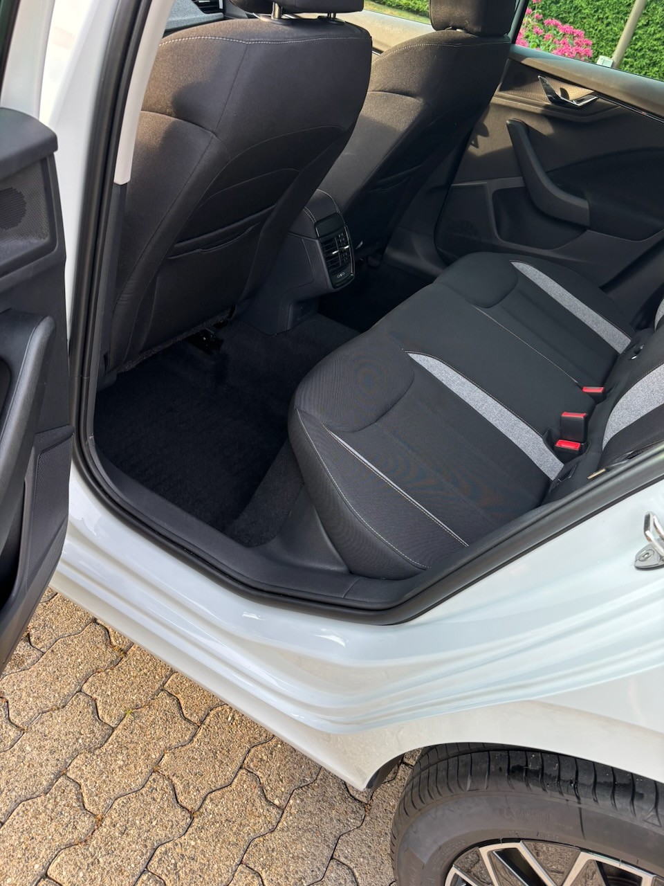 SKODA 1.5 TSI Selection DSG-image-3