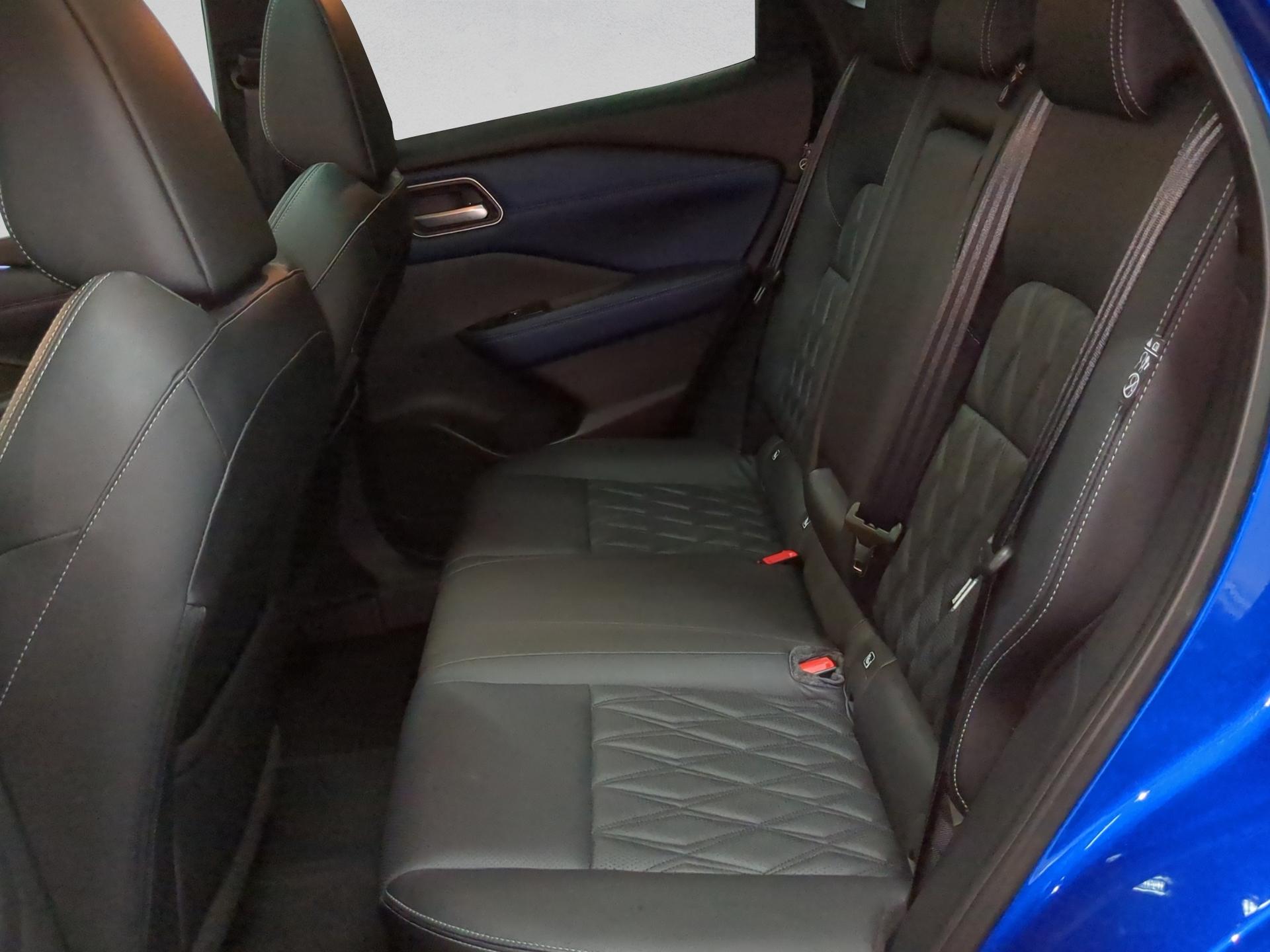 NISSAN Qashqai 1.3 DIG-T MHEV Tekna+ Xtronic 4x4-image-13