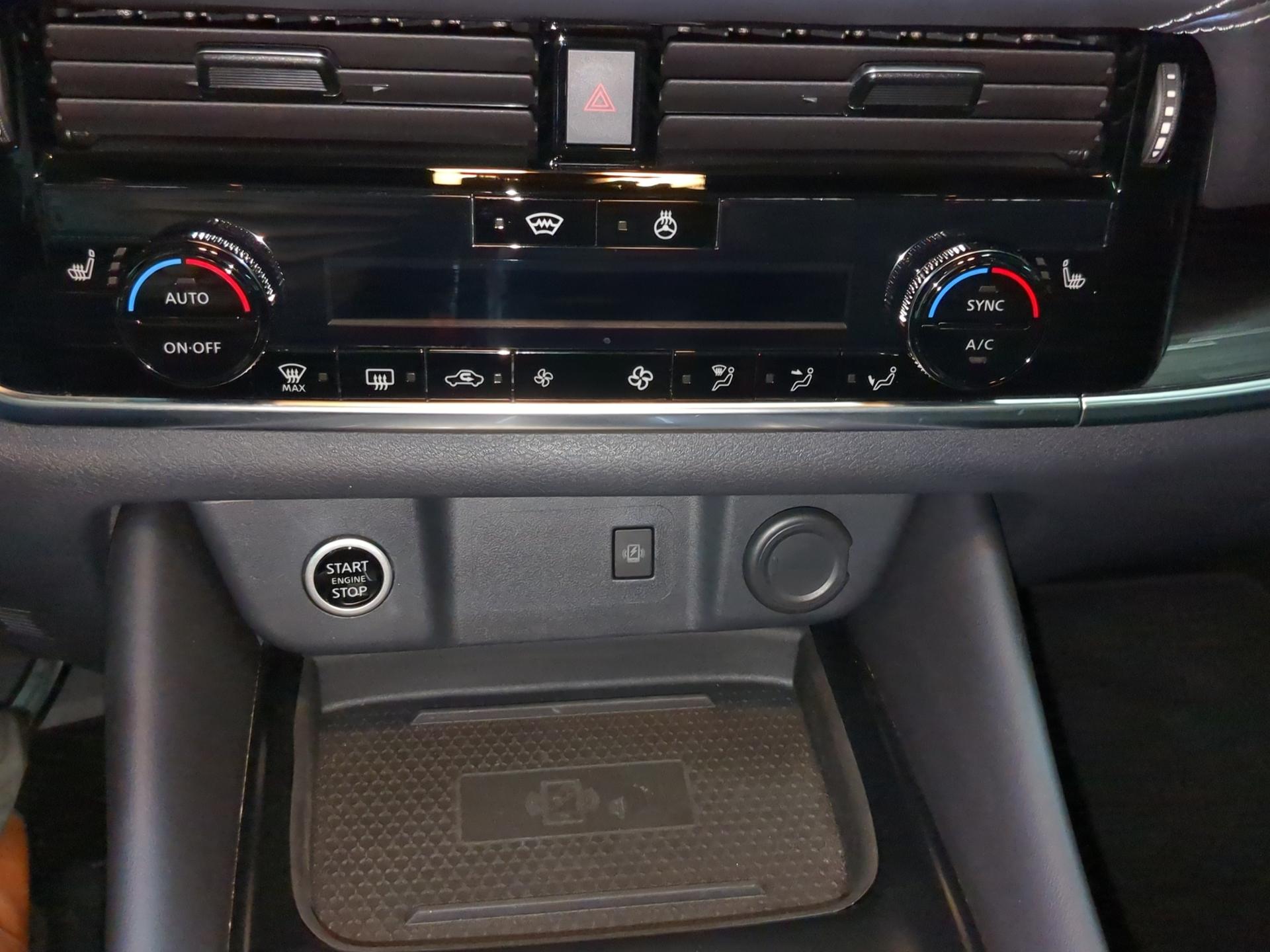 NISSAN Qashqai 1.3 DIG-T MHEV Tekna+ Xtronic 4x4-image-19