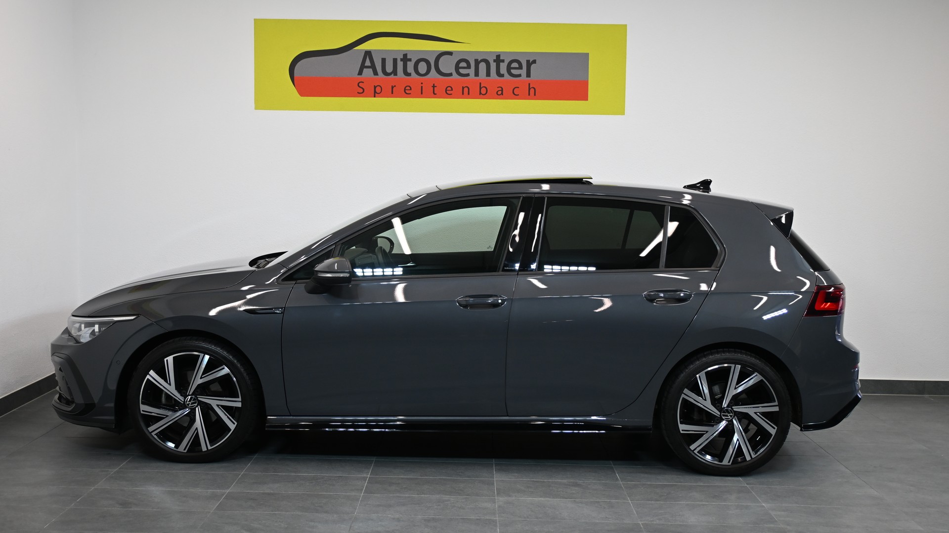 VW Golf 1.5 eTSI mHEV ACT R-Line DSG-image-14