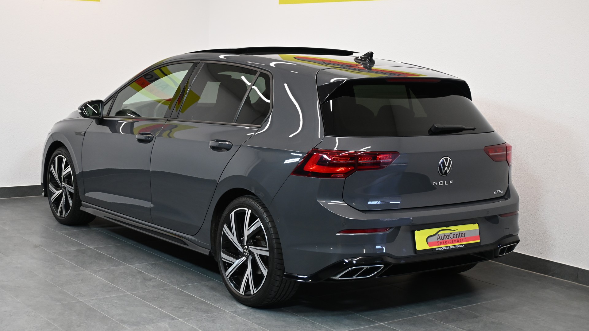 VW Golf 1.5 eTSI mHEV ACT R-Line DSG-image-13
