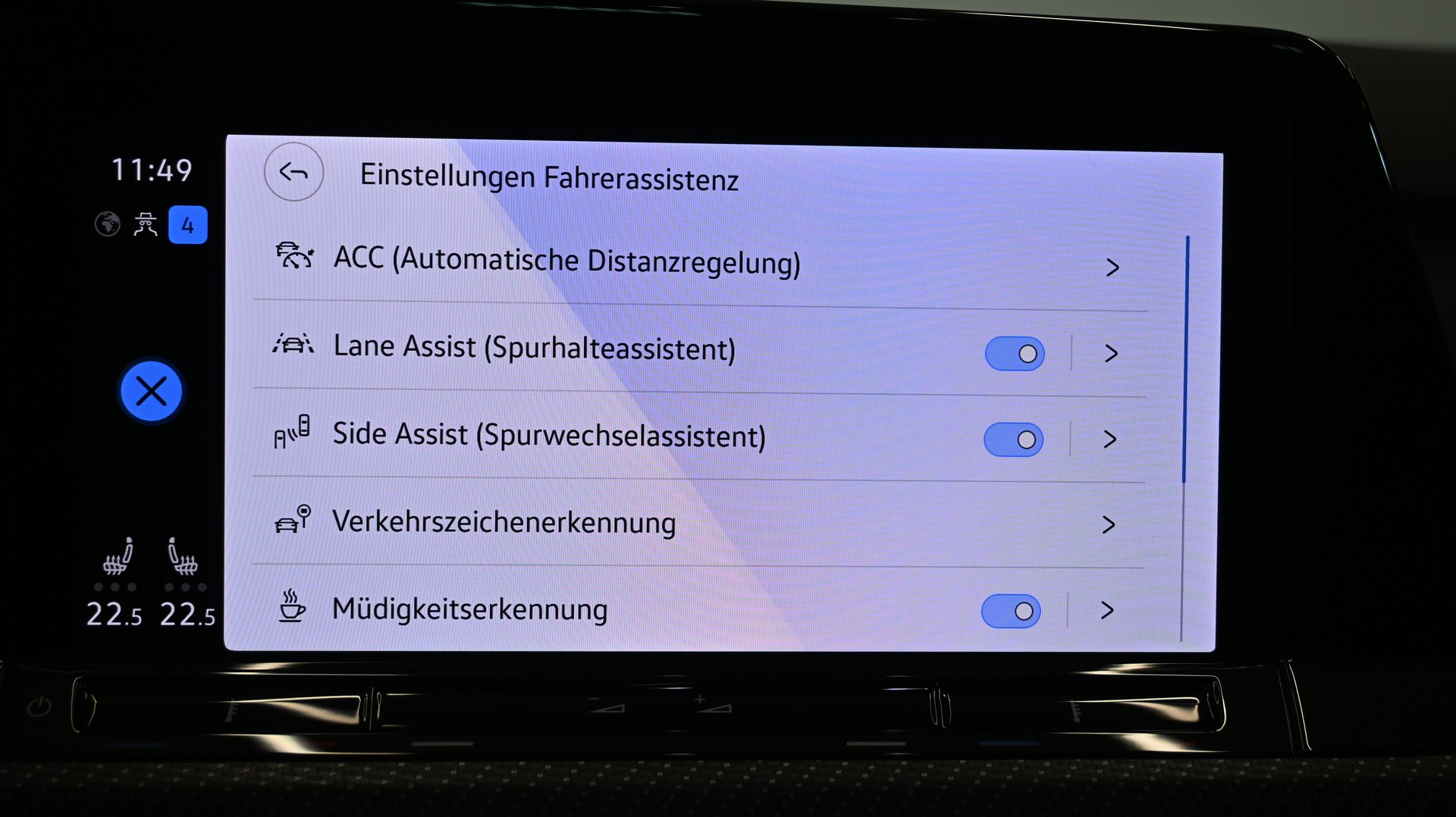 VW Golf 1.5 eTSI mHEV ACT R-Line DSG-image-11
