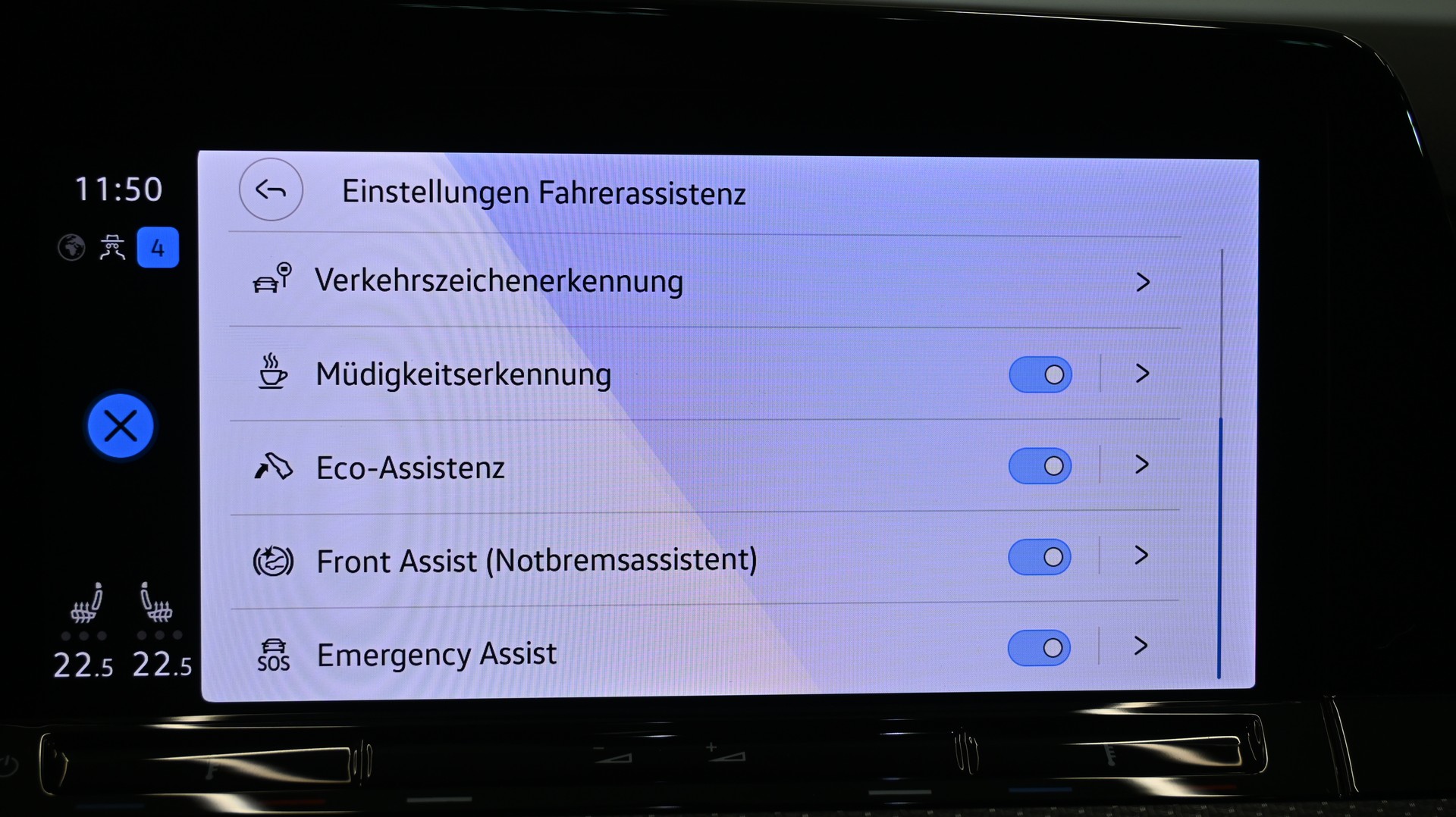 VW Golf 1.5 eTSI mHEV ACT R-Line DSG-image-12