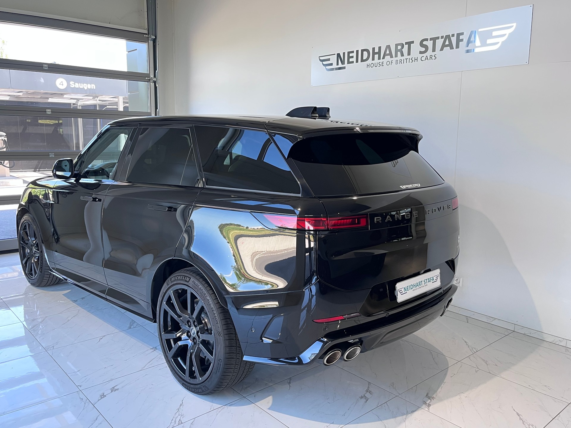 LAND ROVER Range Rover Sport P635 SV EDITION ONE-showroom-element-2