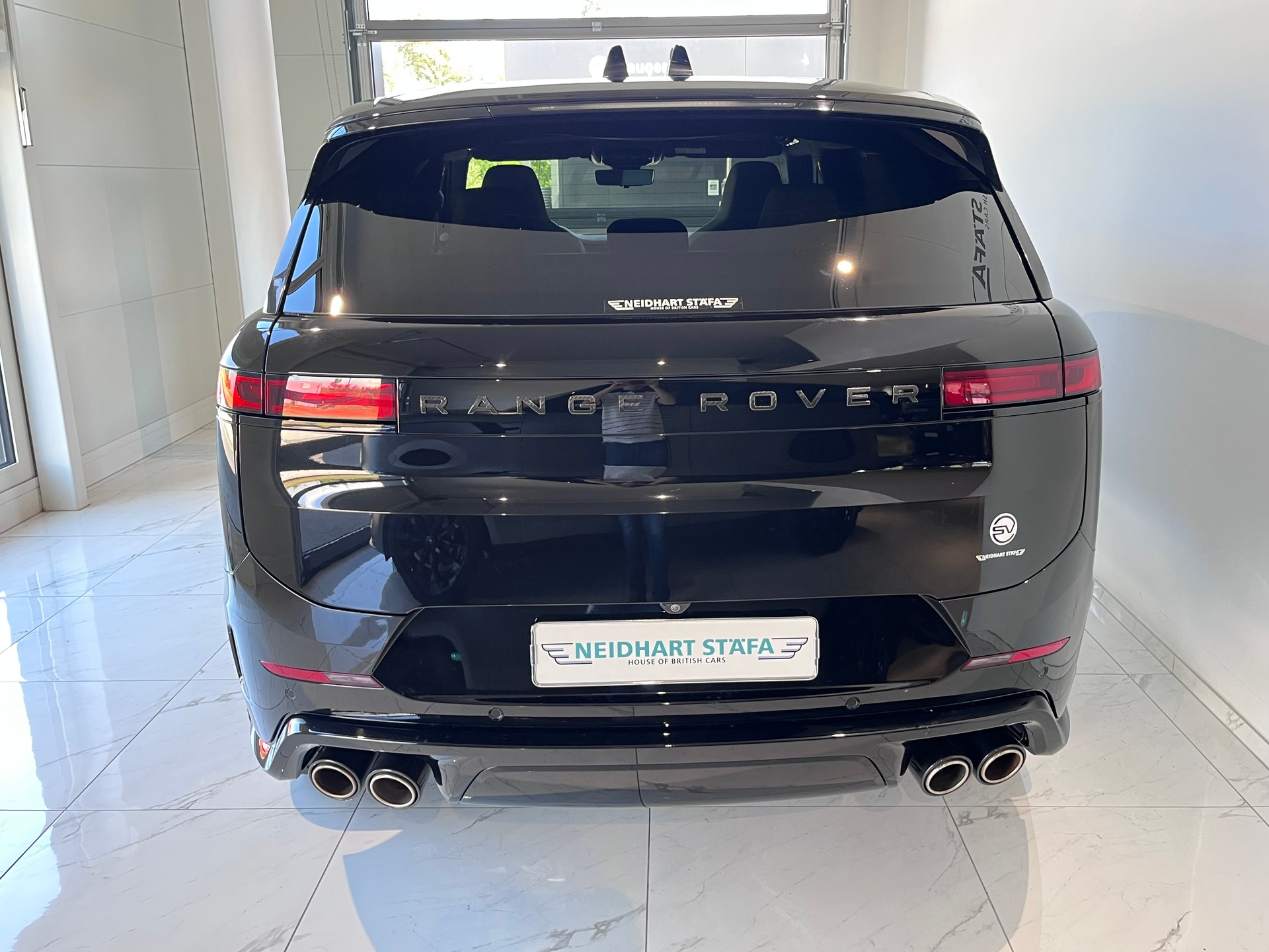 LAND ROVER Range Rover Sport P635 SV EDITION ONE-showroom-element-3