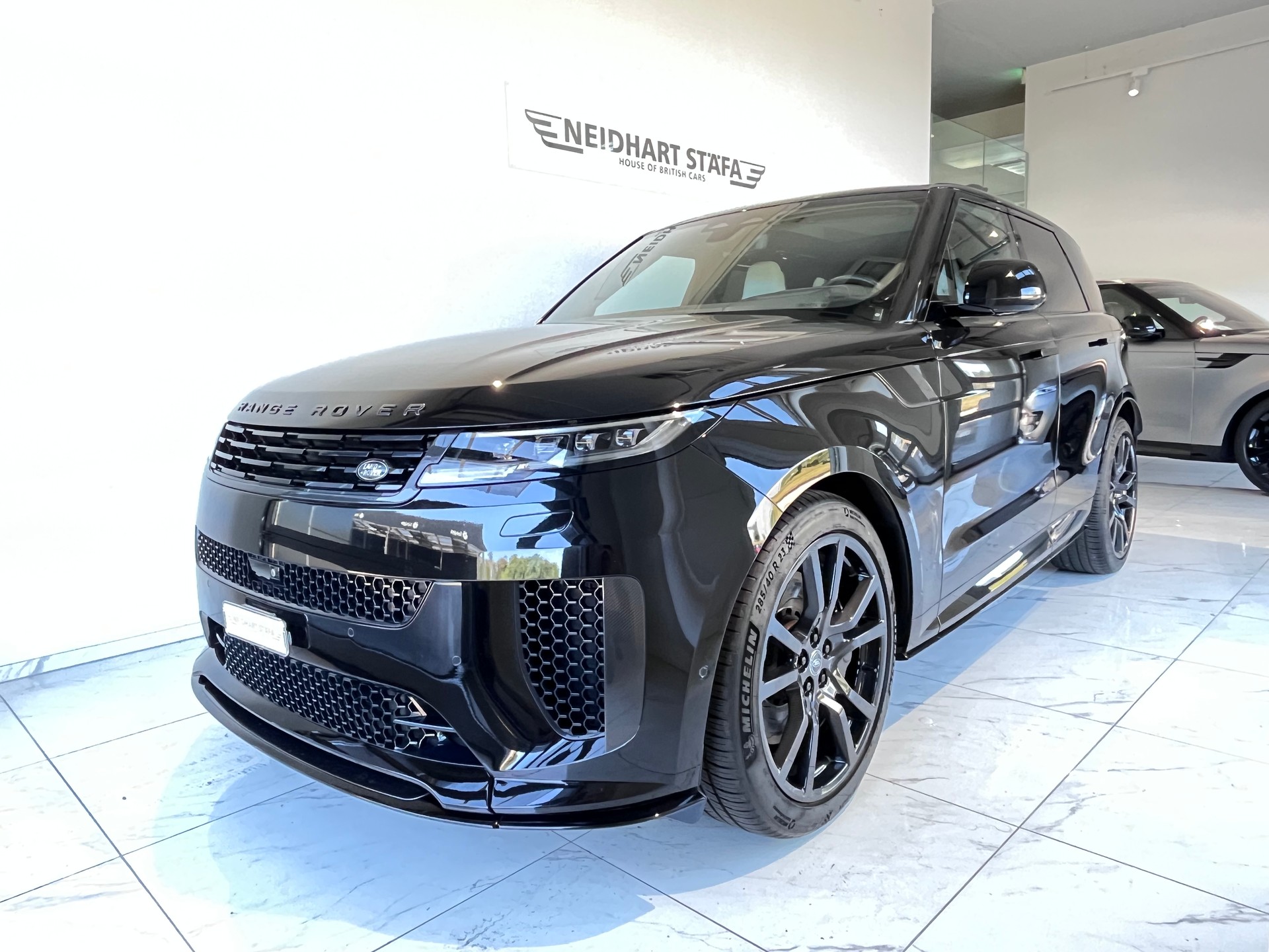 LAND ROVER Range Rover Sport P635 SV EDITION ONE-showroom-element-1