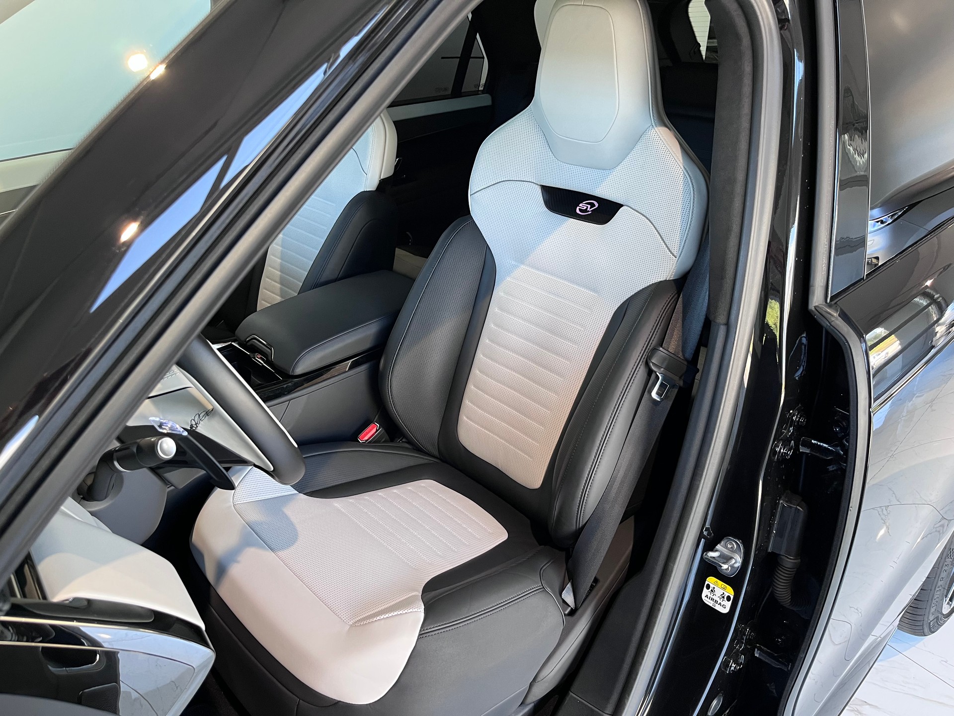 LAND ROVER Range Rover Sport P635 SV EDITION ONE-image-5