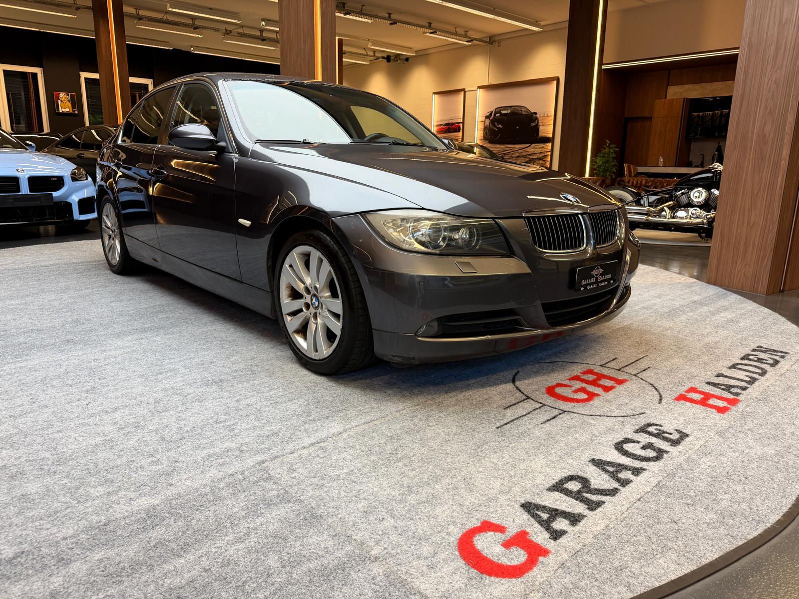 BMW 325i-image-0