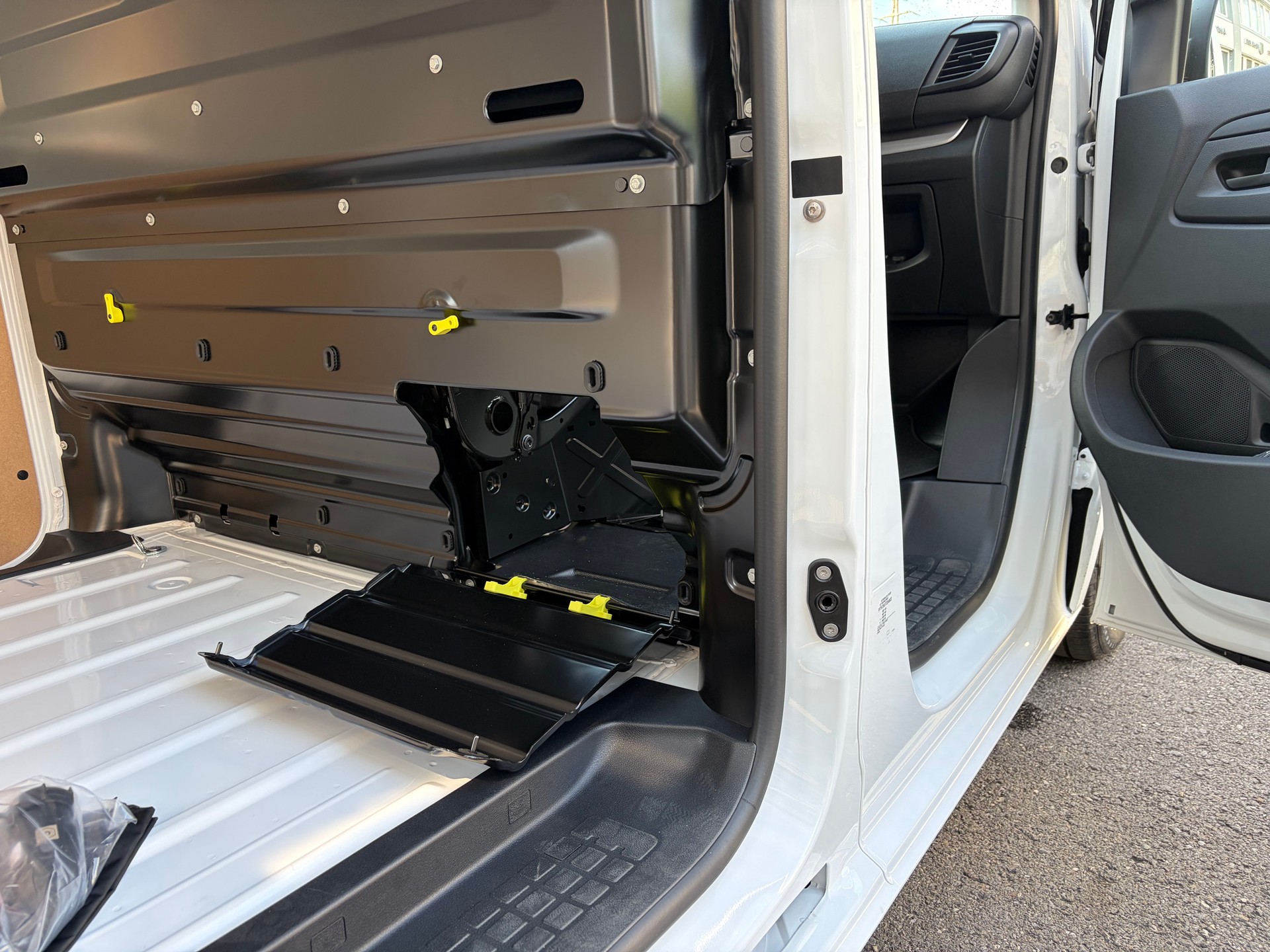 CITROEN e-Jumpy 75kWh-image-8