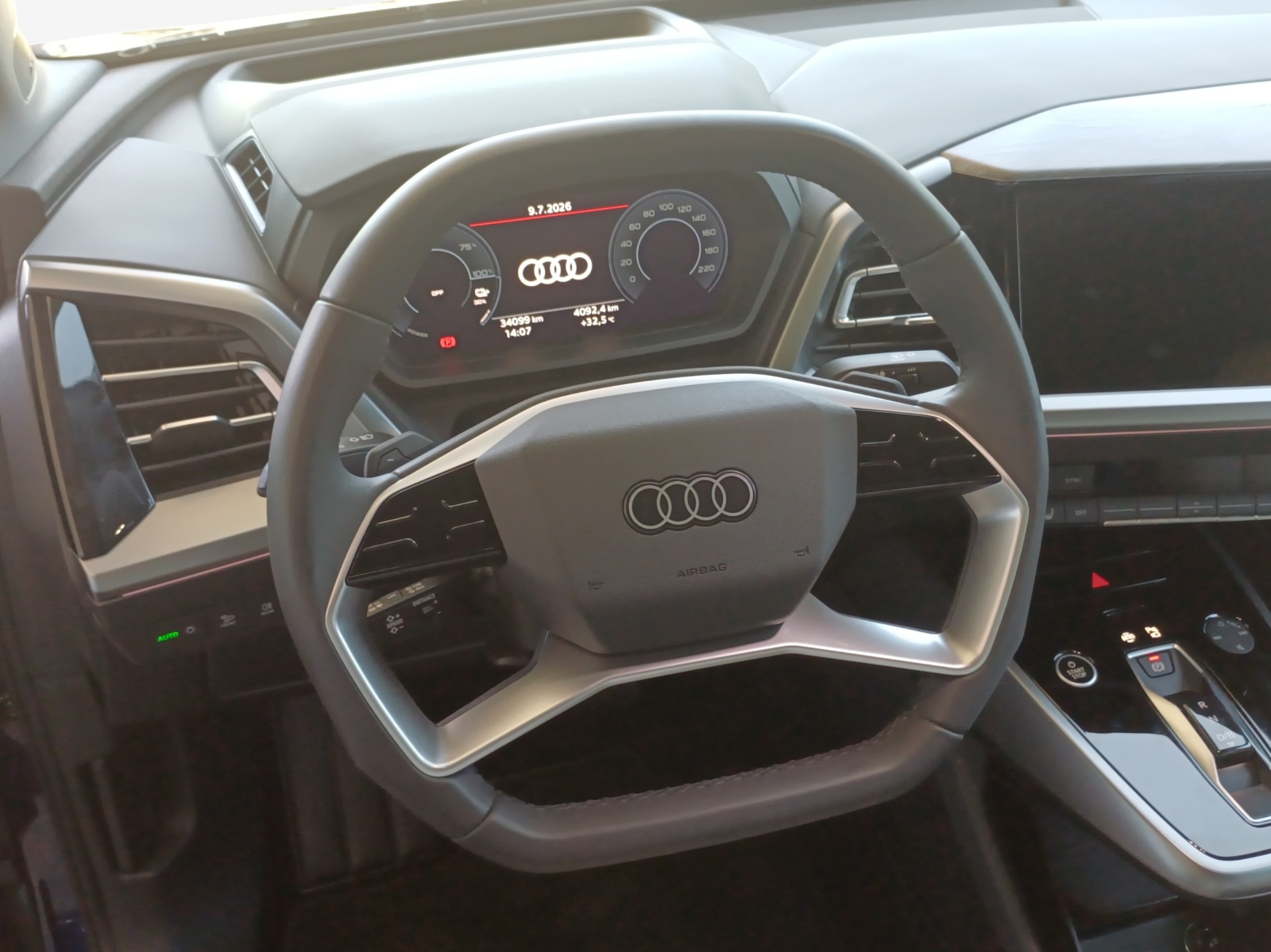 AUDI Q4 Sportback e-tron 55 quattro-image-10