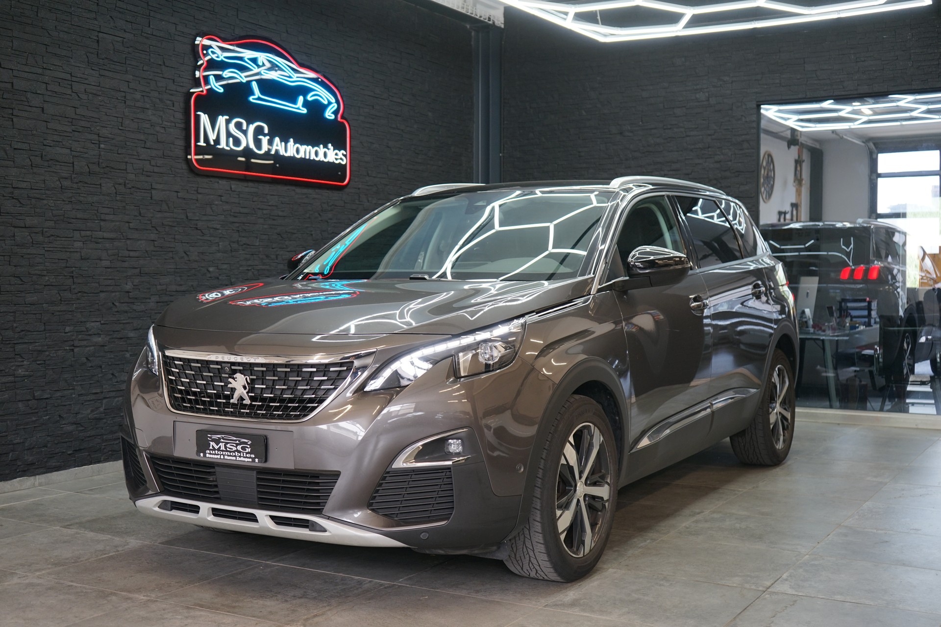 PEUGEOT 5008 1.6 THP Allure EAT