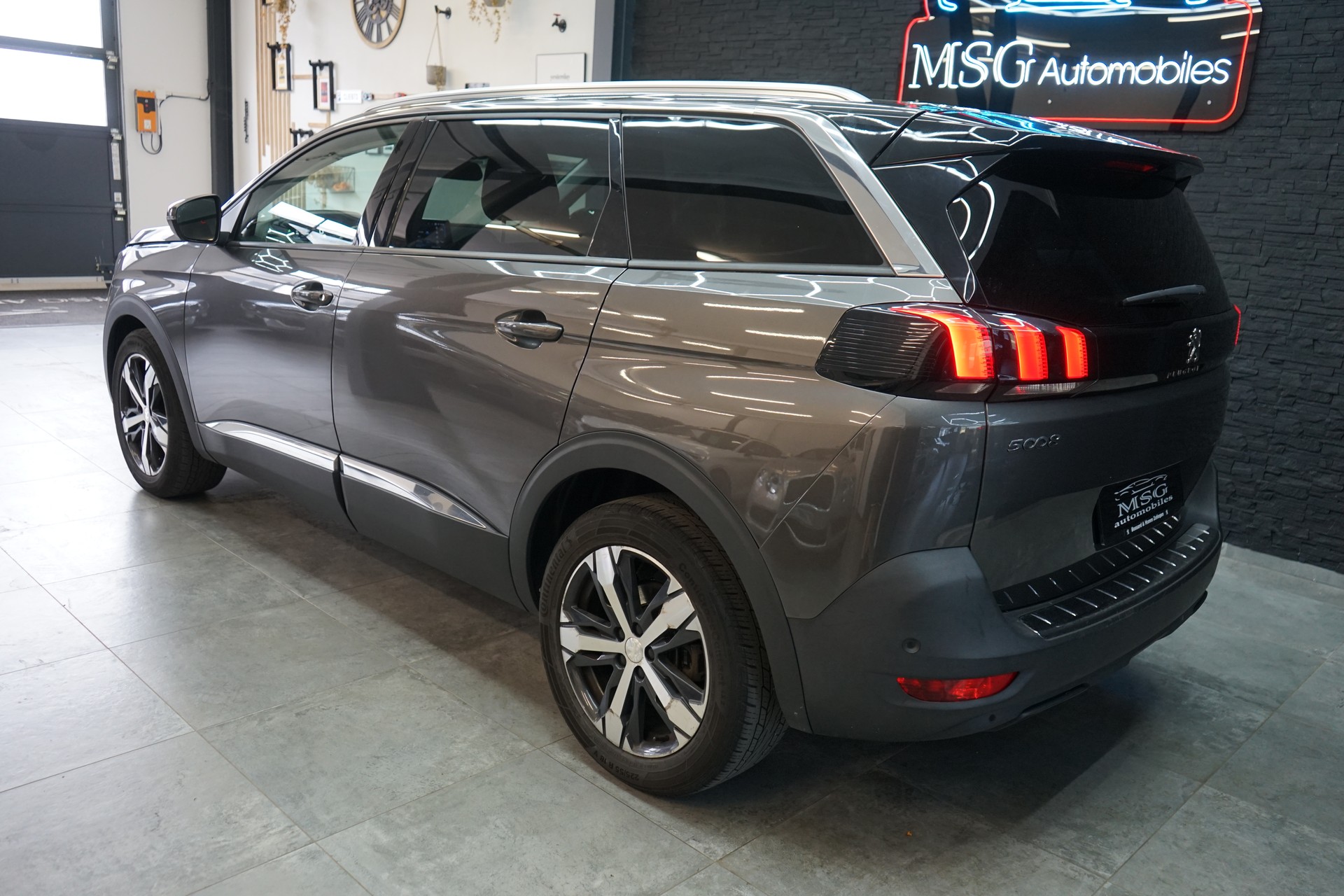 PEUGEOT 5008 1.6 THP Allure EAT-showroom-element-2