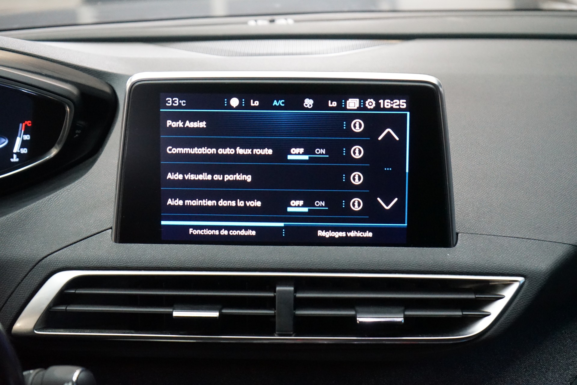 PEUGEOT 5008 1.6 THP Allure EAT-image-14