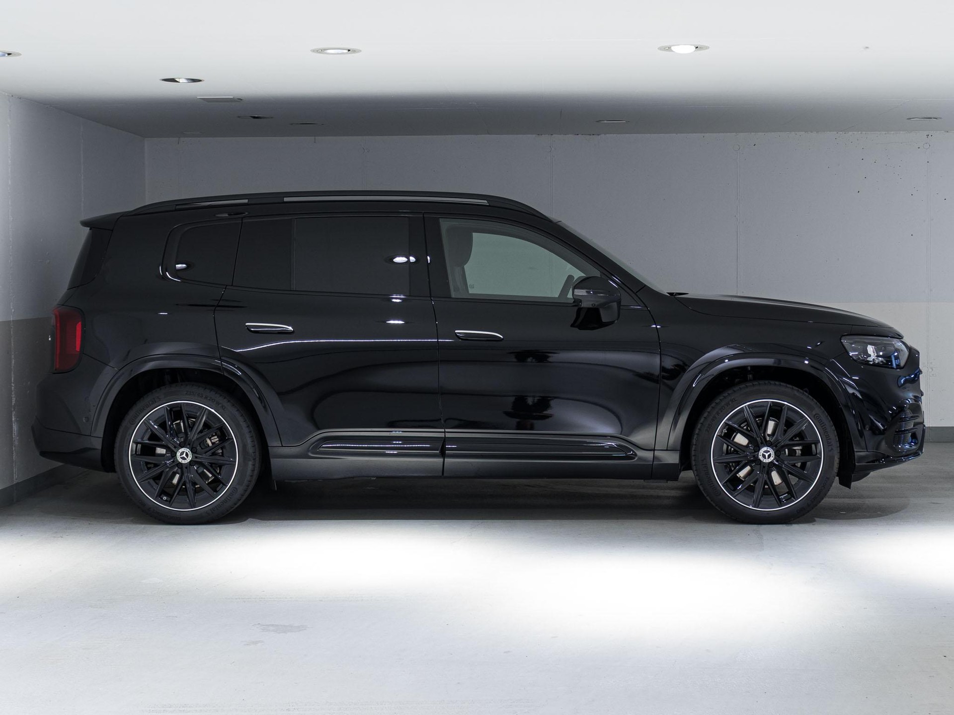 MERCEDES-BENZ GLB 220 4MATIC-image-1
