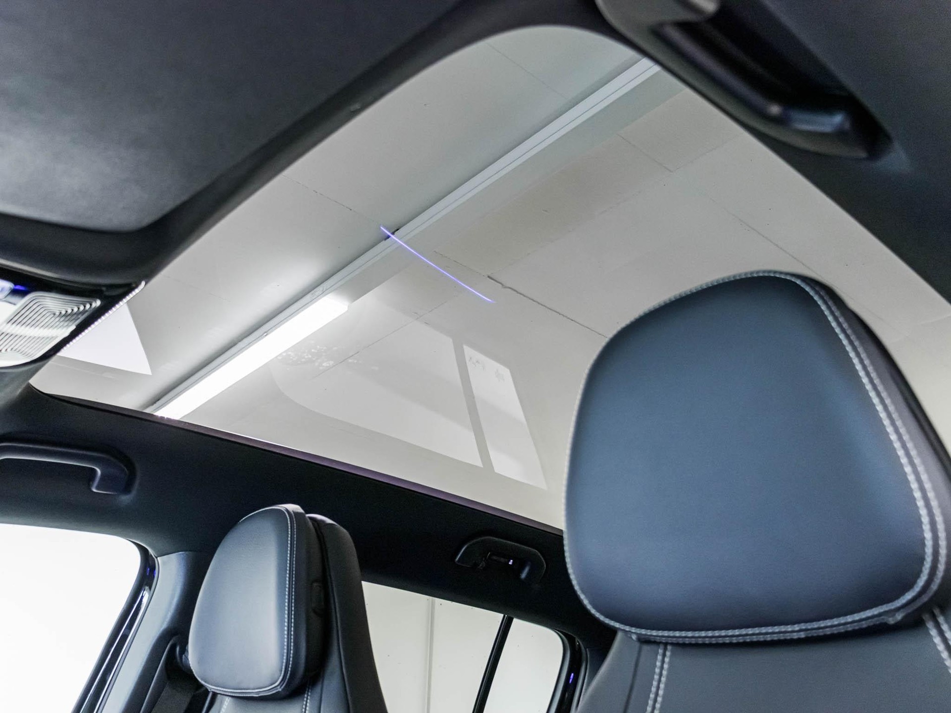 MERCEDES-BENZ GLB 220 4MATIC-image-8