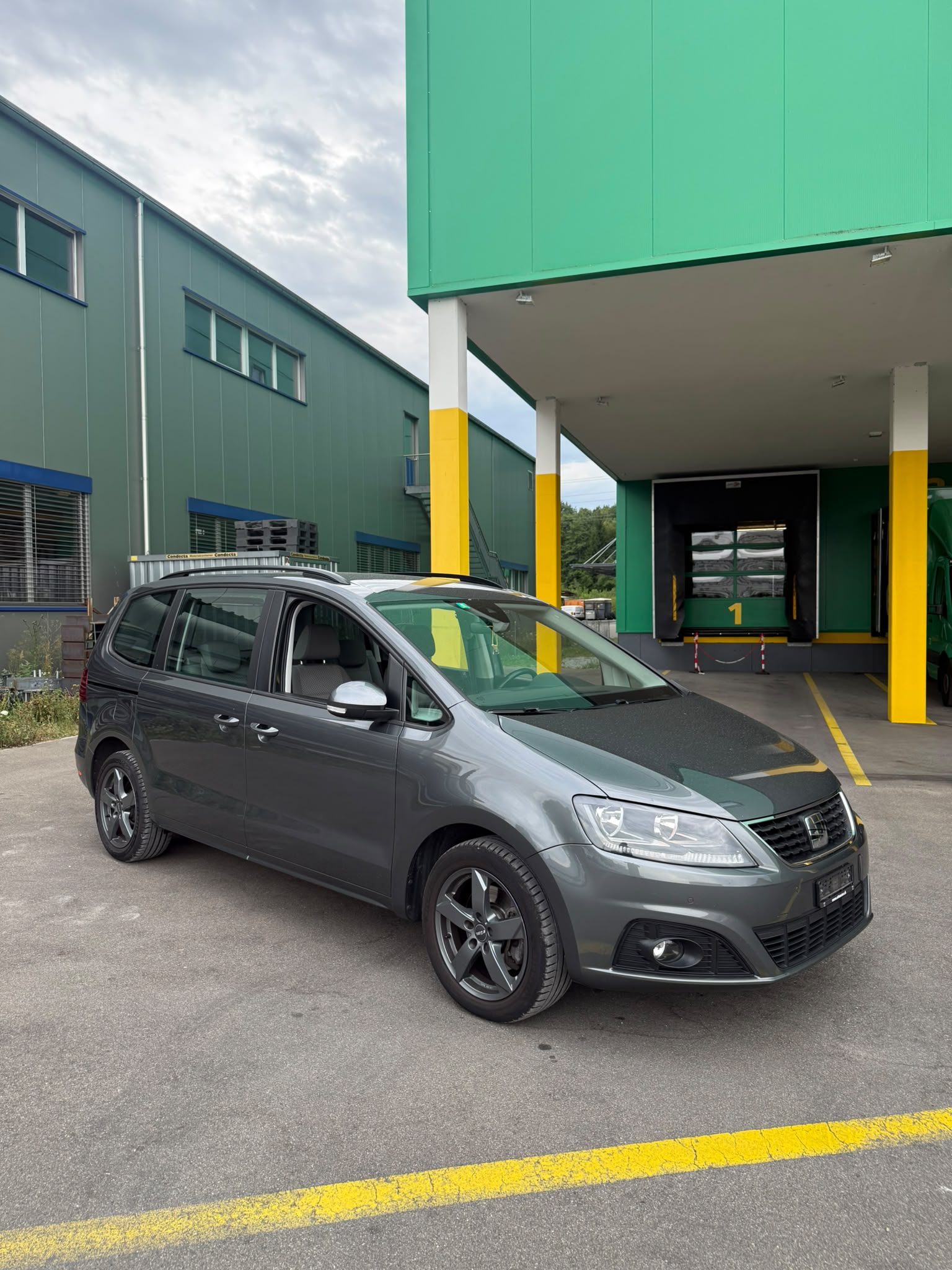 SEAT Alhambra 1.4 TSI DSG Style-image-0