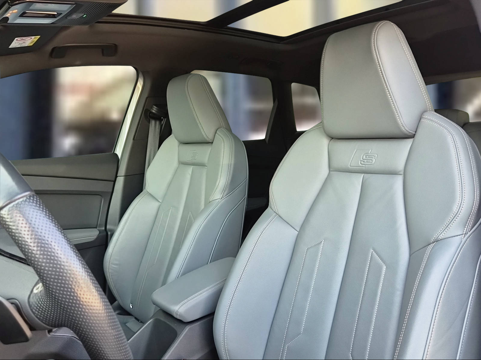 AUDI Q4 e-tron 50 quattro Edition One Taifungrau Metallic-image-7