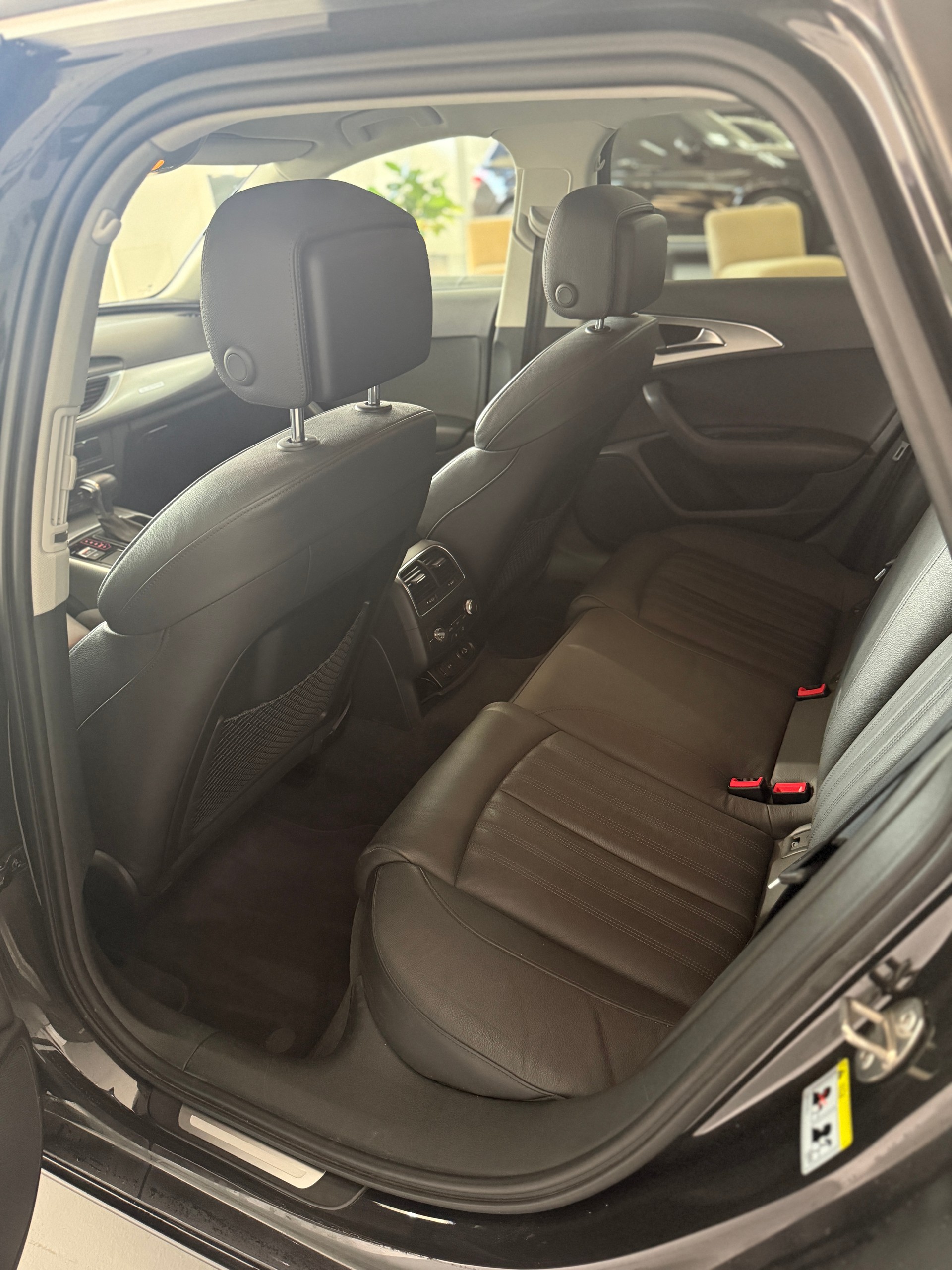 AUDI A6 Avant 3.0 TDI V6 quattro S-tronic-image-13