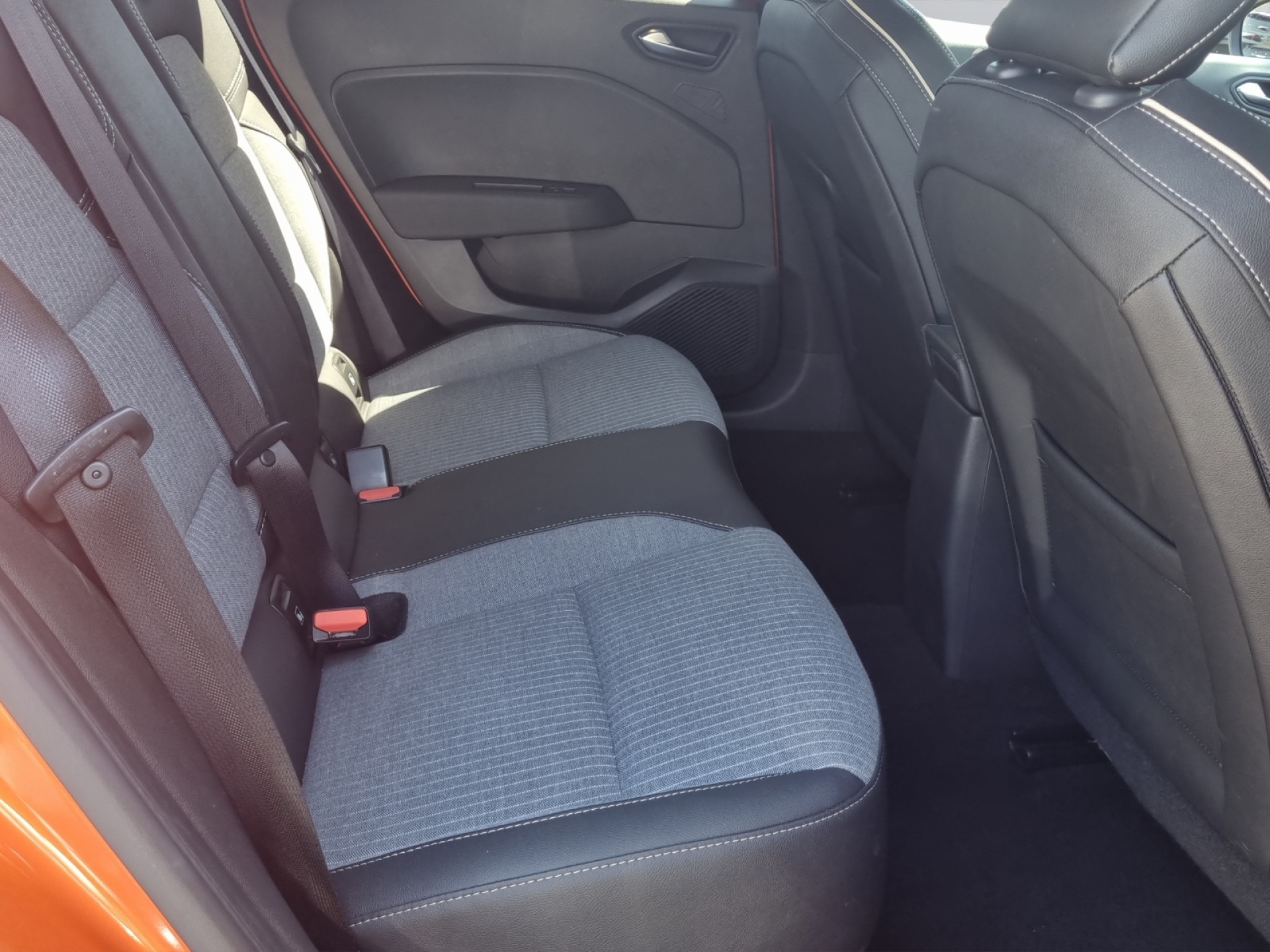RENAULT Clio 1.0 TCe techno-image-11