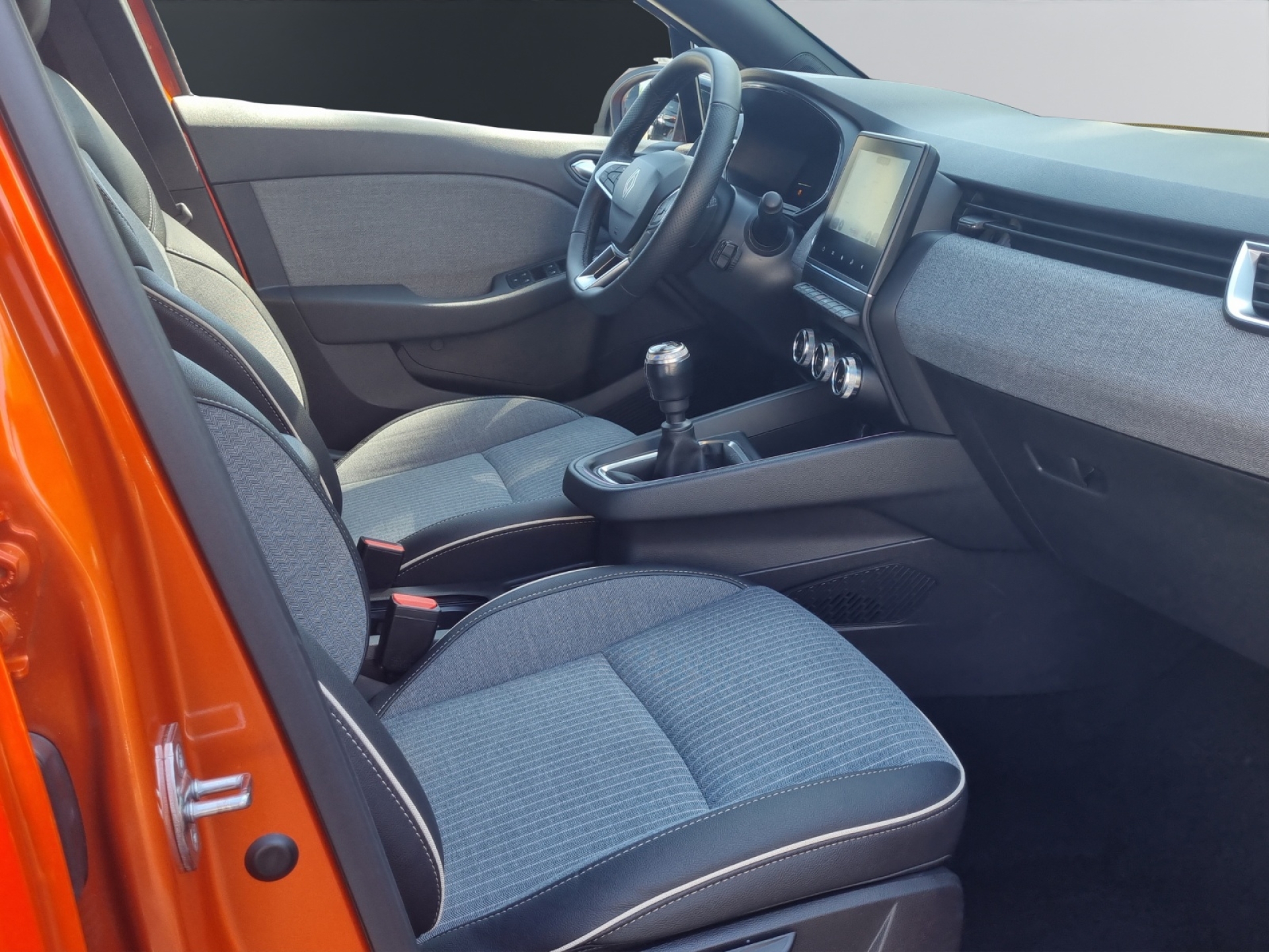 RENAULT Clio 1.0 TCe techno-image-10