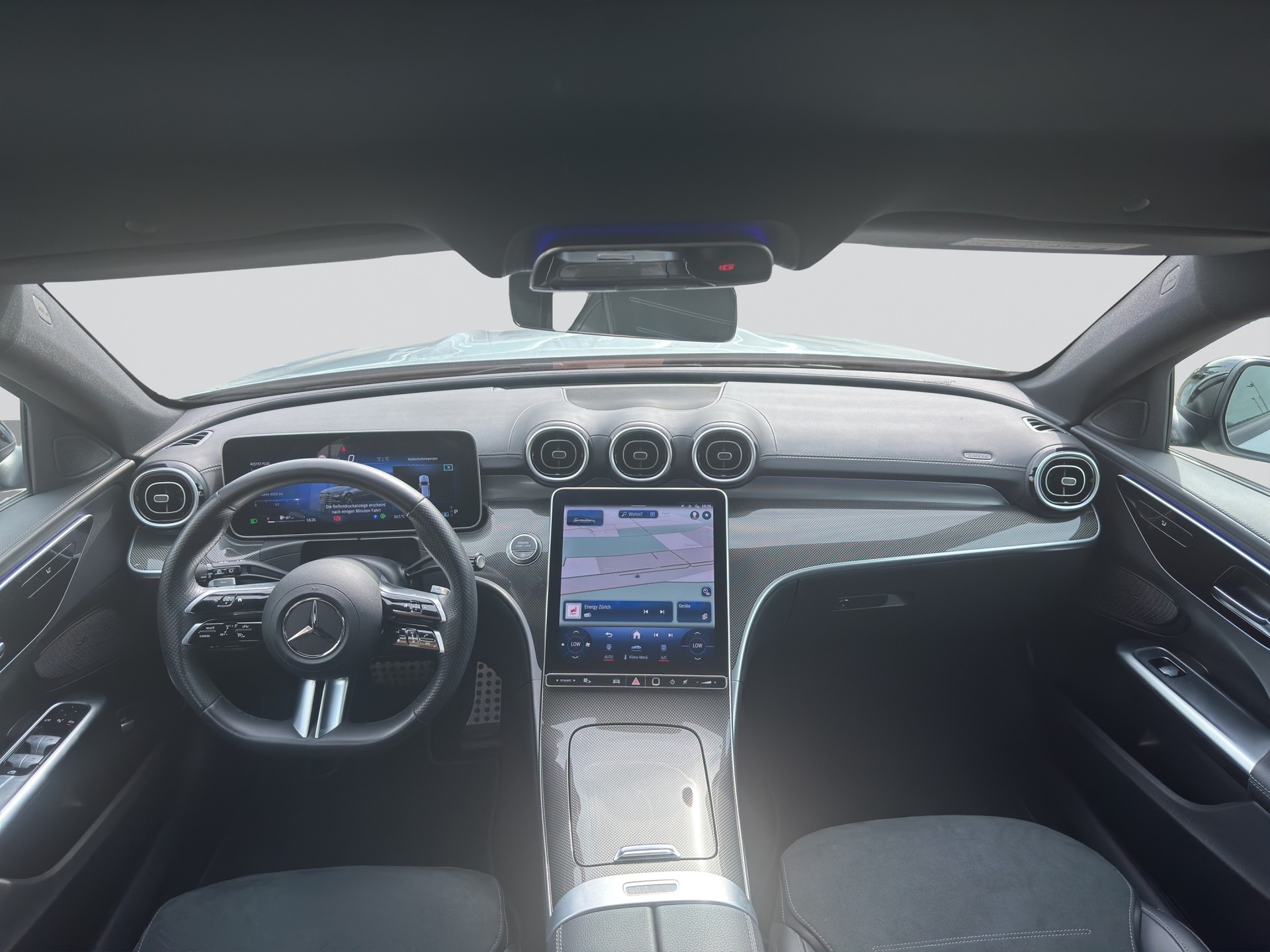 MERCEDES-BENZ C 300 d T AMG Line Night-image-14