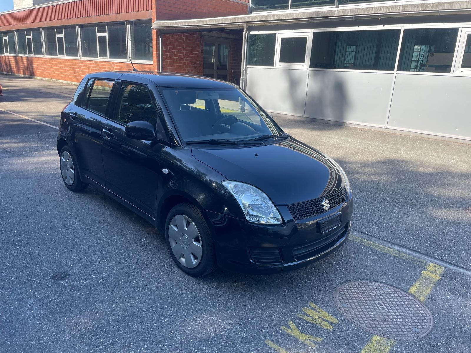 SUZUKI Swift 1.3i 16V GL Top 4x4-image-6