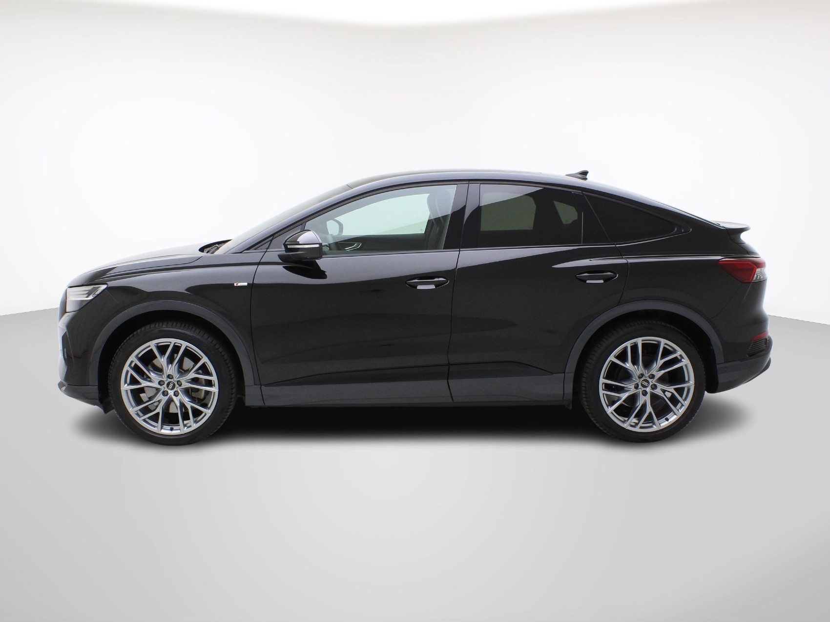 AUDI Q4 e-tron Sportback 55 S line quattro **Audi Werksgarantie bis 08/2030**-image-2