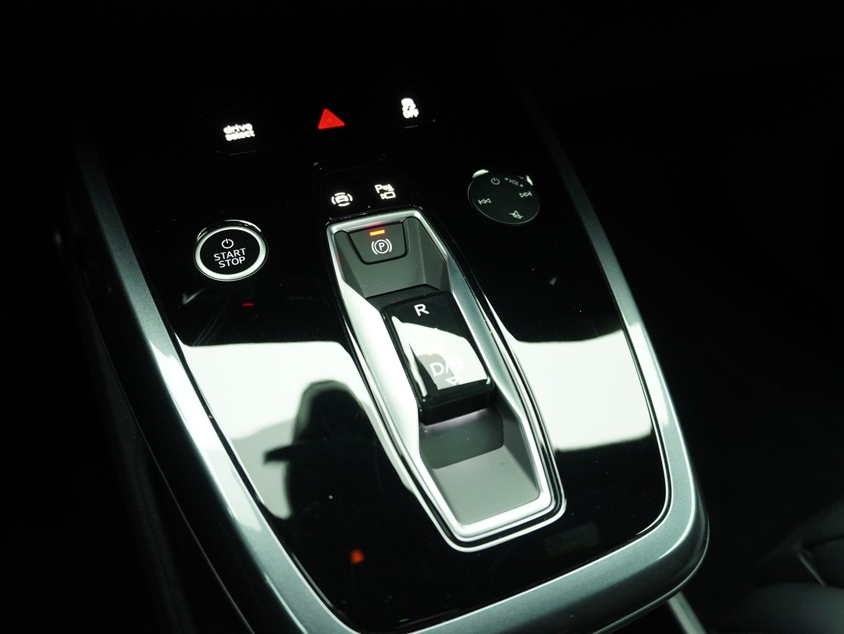 AUDI Q4 e-tron Sportback 55 S line quattro **Audi Werksgarantie bis 08/2030**-image-15